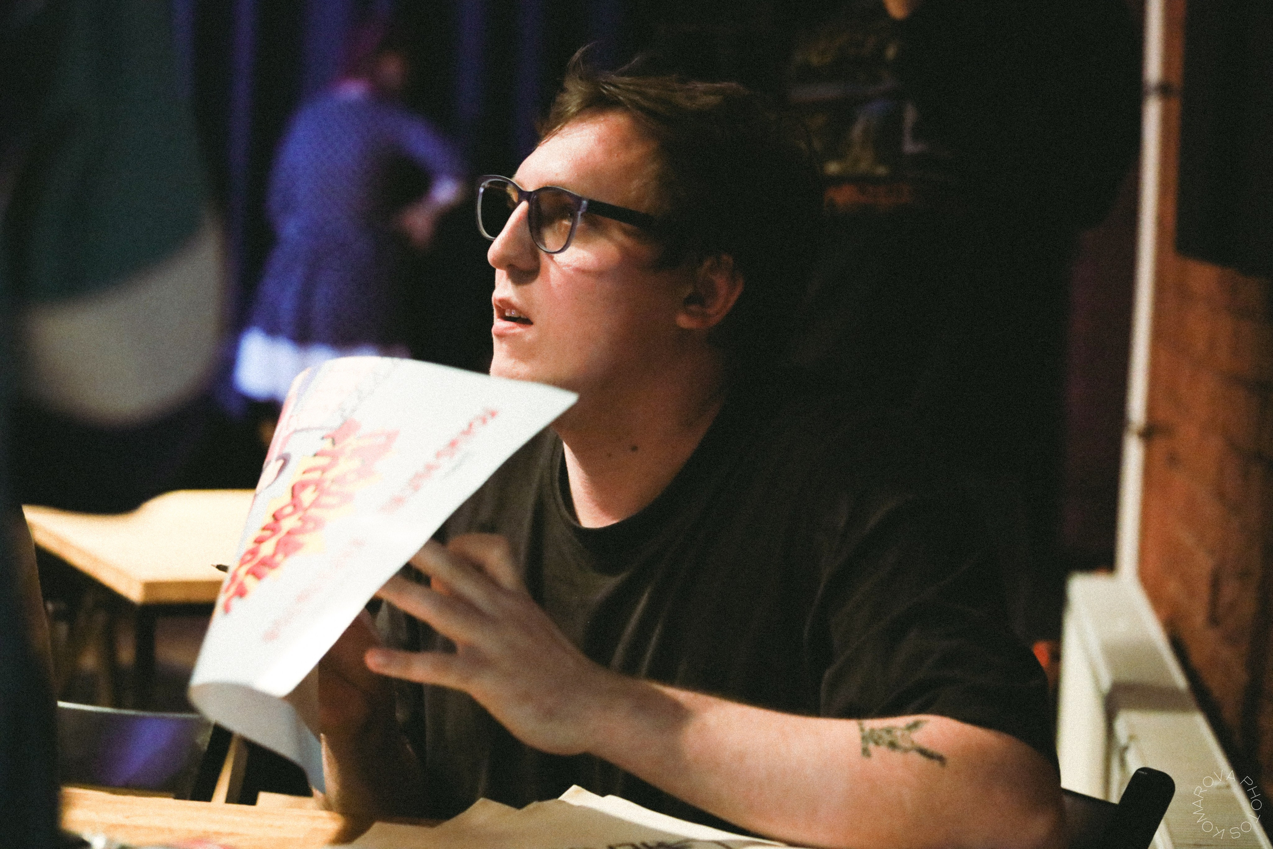 Stand up. Продавцы футболок