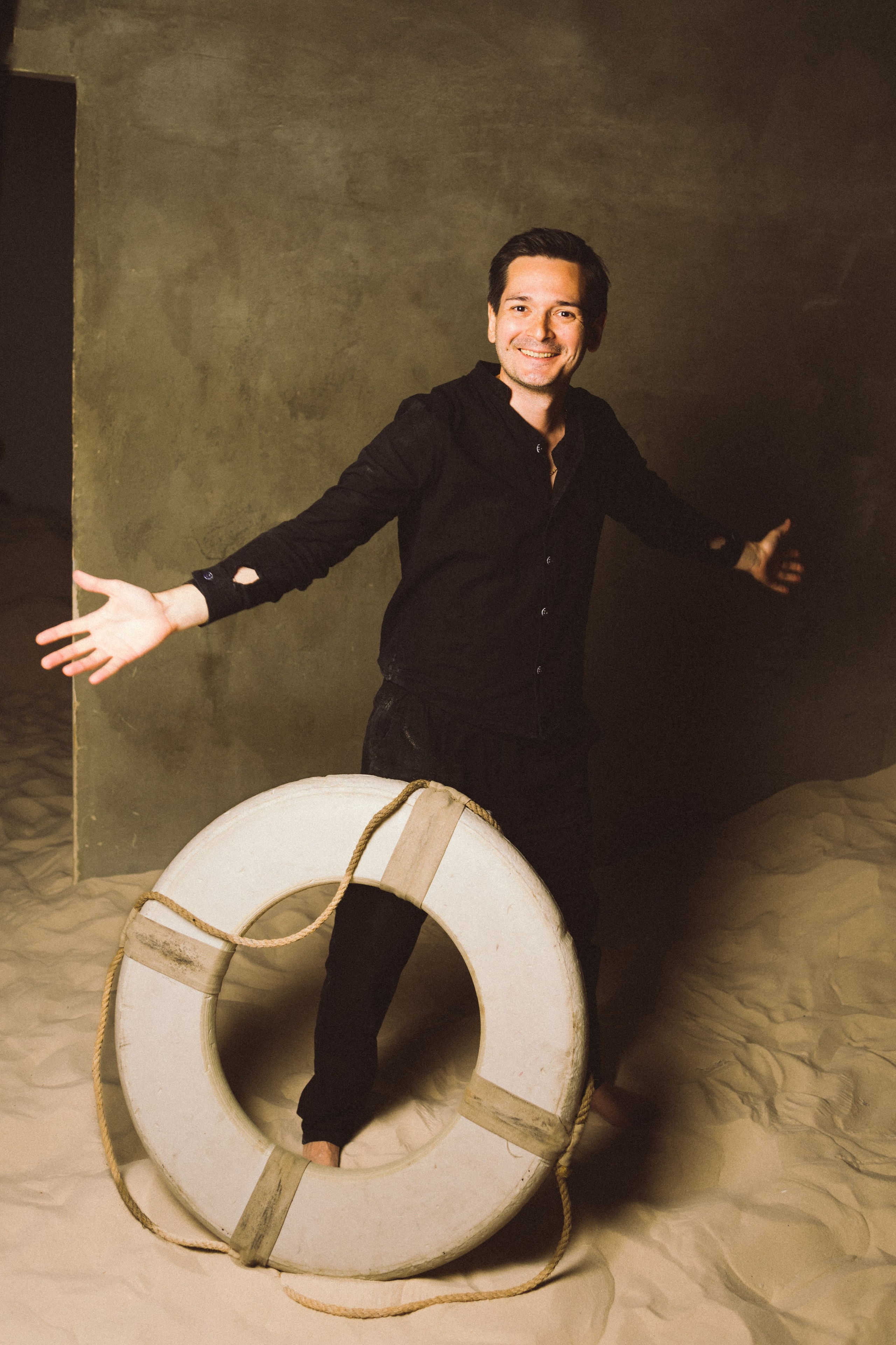 Александр. Студия