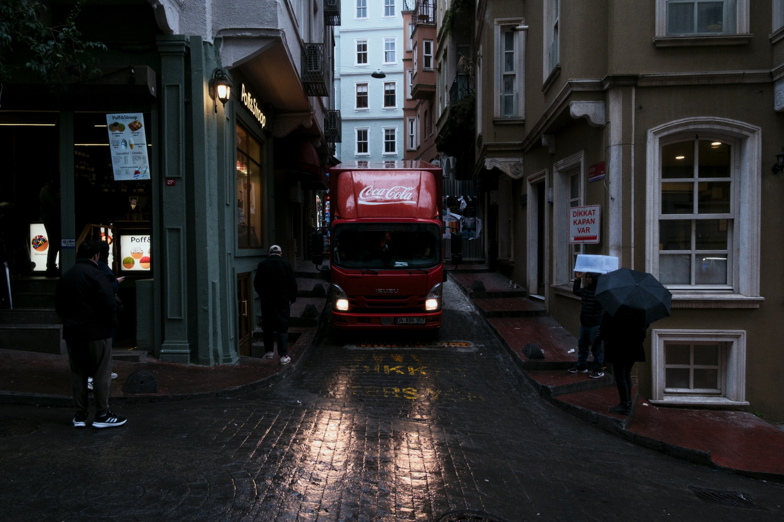 Beyoğlu x Karakoy, Istanbul / Türkey AW26. Фотограф Юрин Евгений