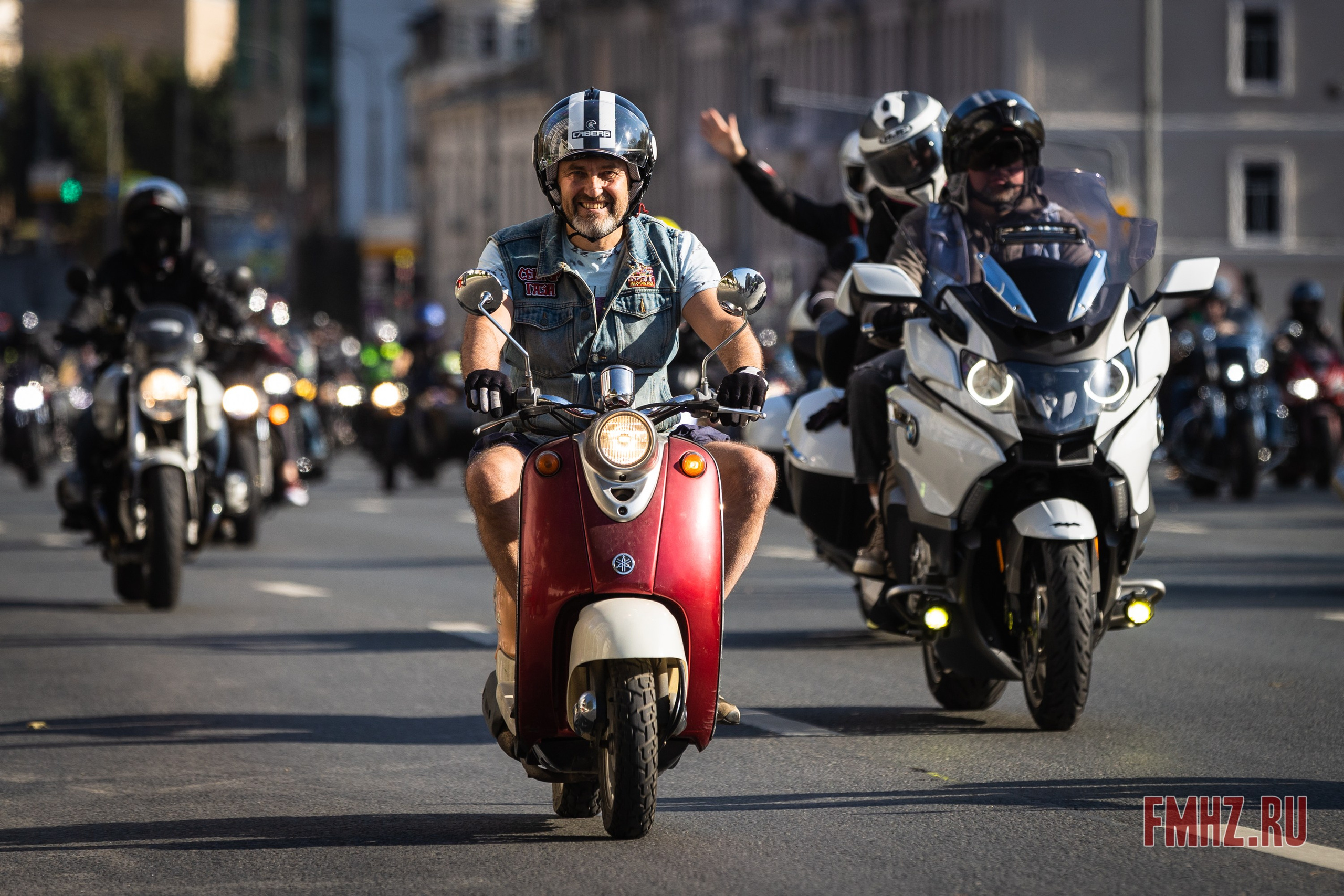 Закрытие Мотосезона 2023 на проспекте Академика Сахарова. Фотограф Владимир Охрименко