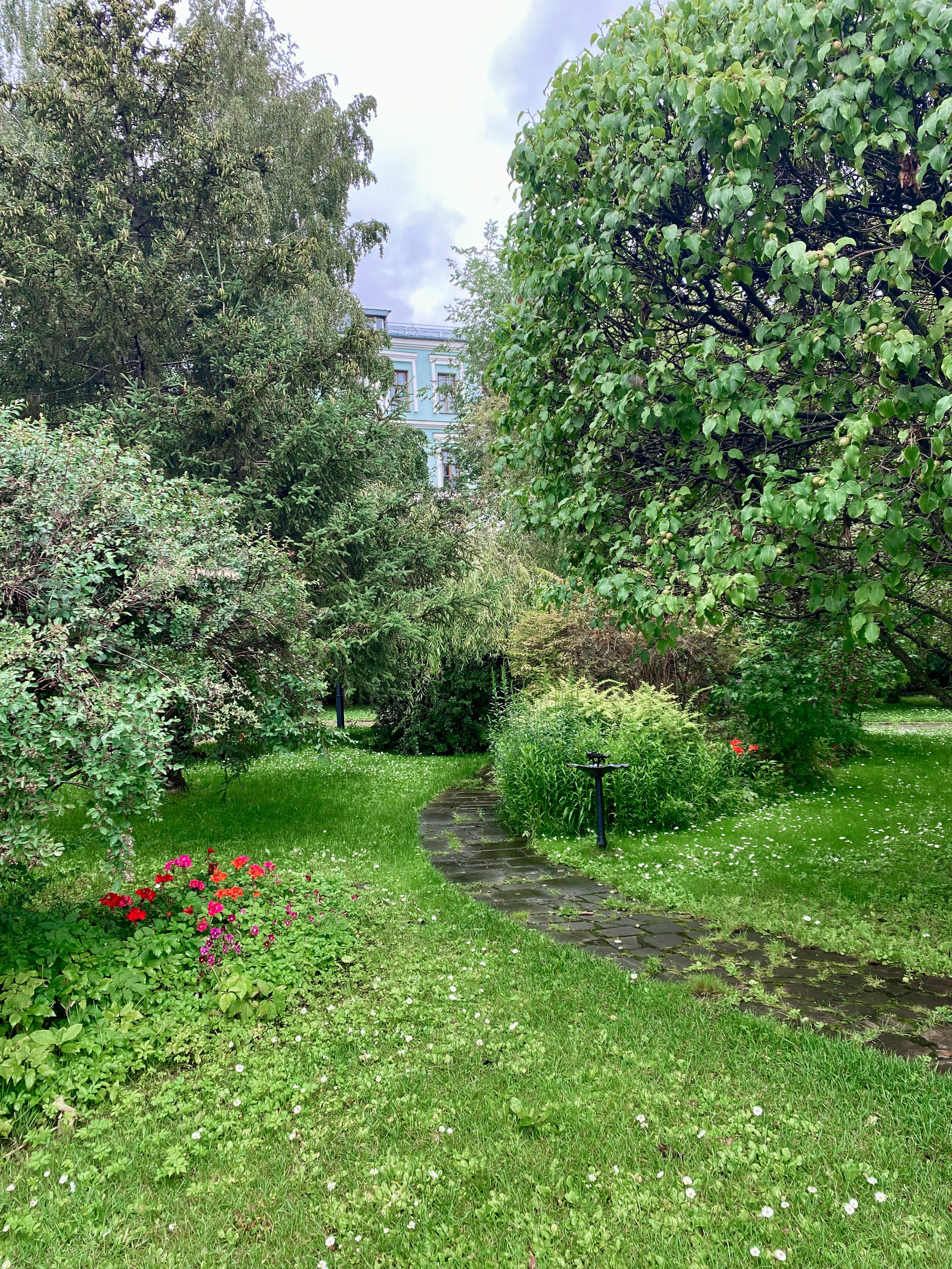 Свадьба на территории гостиницы Даниловская. Семейный и детский фотограф в Москве Елизавета Шишова