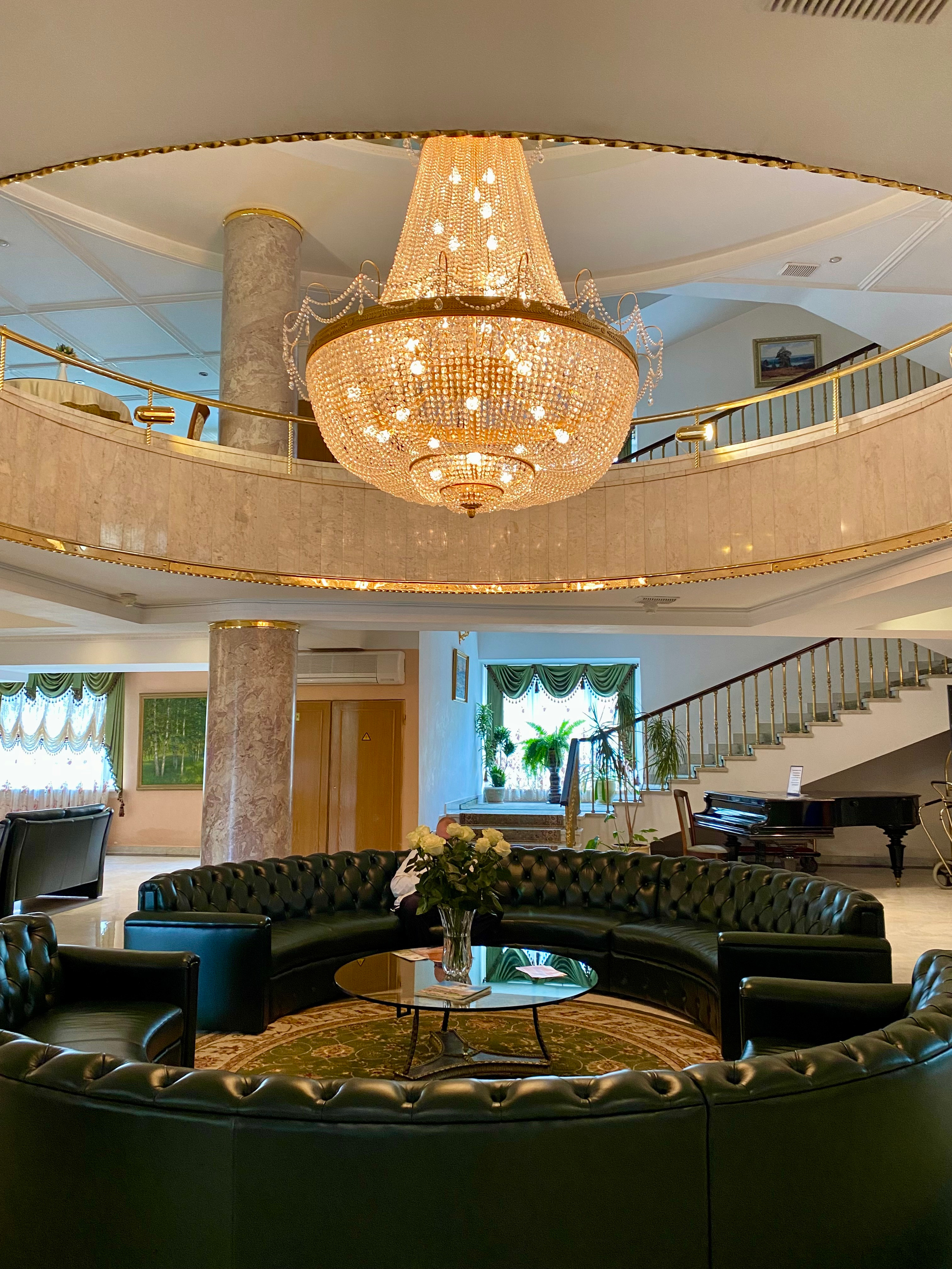 Свадьба на территории гостиницы Даниловская. Семейный и детский фотограф в Москве Елизавета Шишова