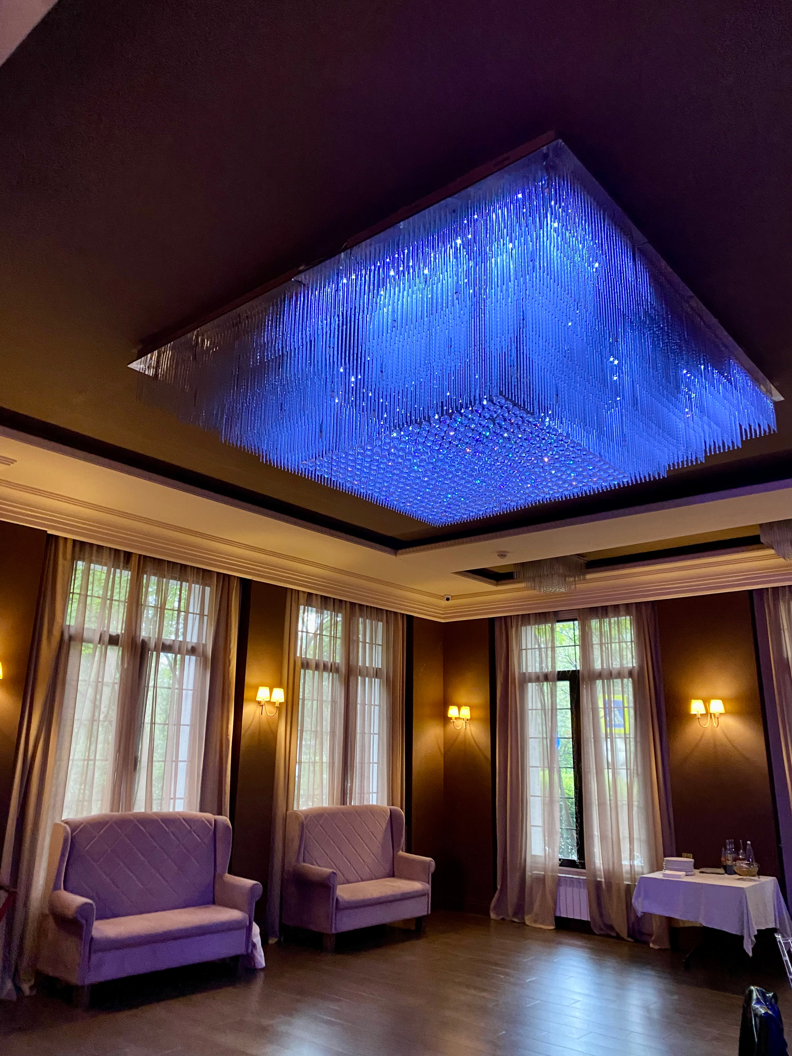 Свадьба на территории гостиницы Даниловская. Семейный и детский фотограф в Москве Елизавета Шишова