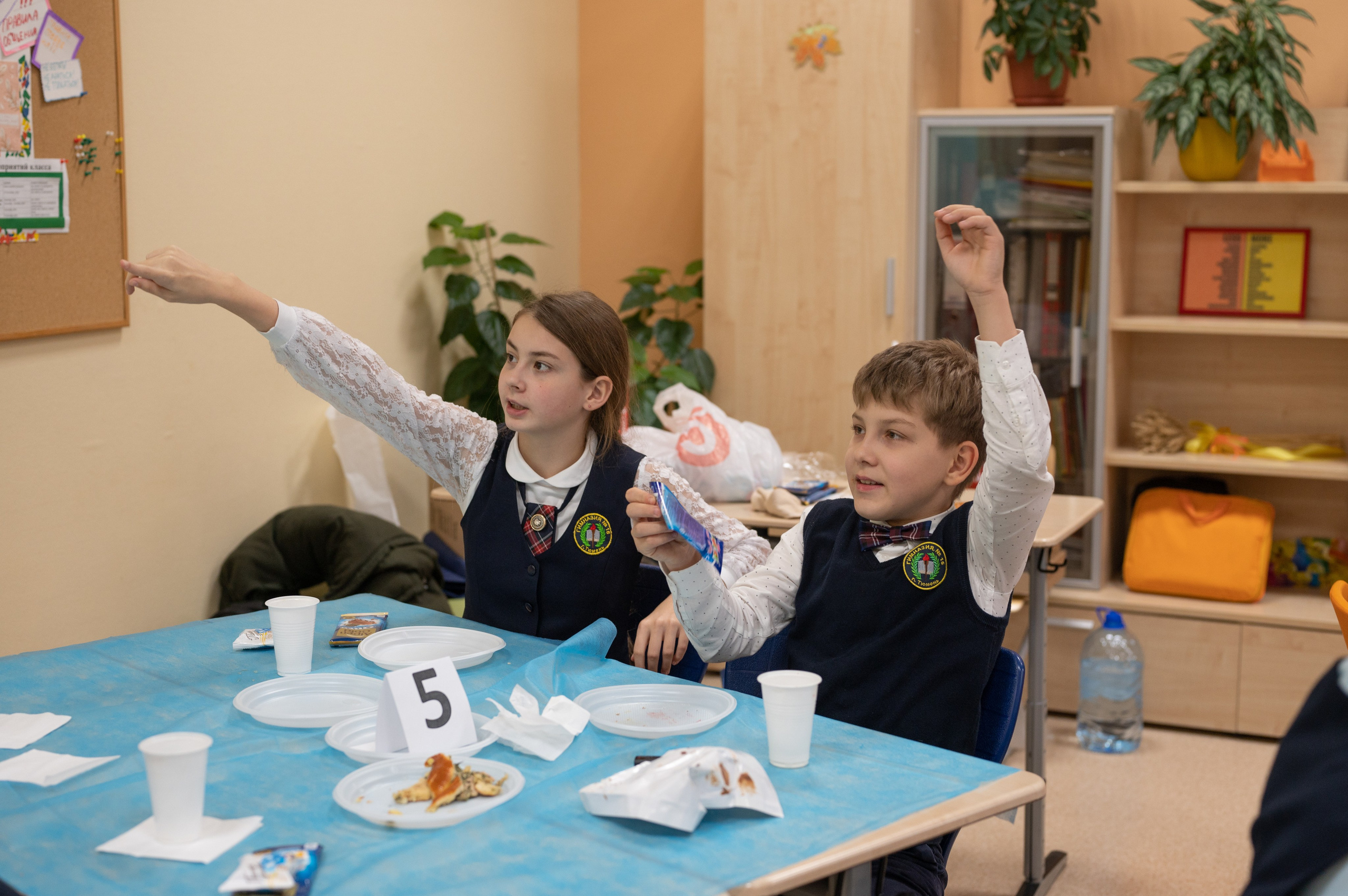 Репортаж мероприятия в классе 5Ж 16 гимназия 2024 г. Фотограф новорожденных, семейный детский в Тюмени Татьяна Морозова