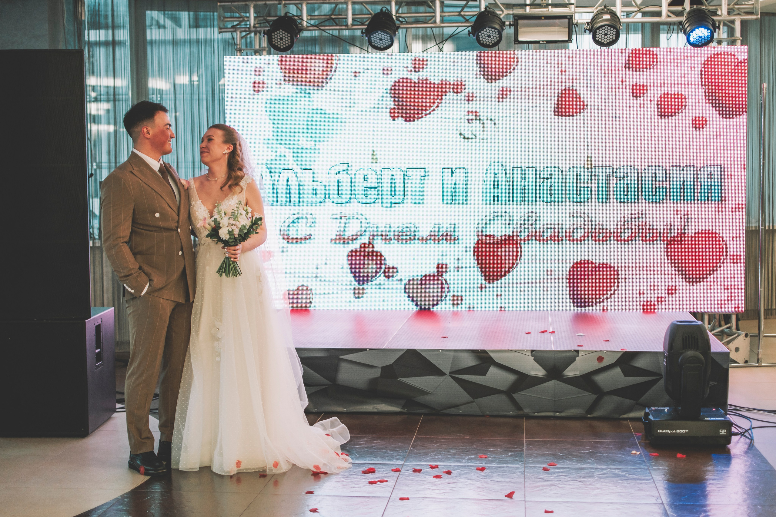 Альберт и Анастасия (Студийная фотосессия, роспись в ДК Нефтяник + фотосессия с гостями). Семейный и свадебный фотограф Губкинский и Ставрополь