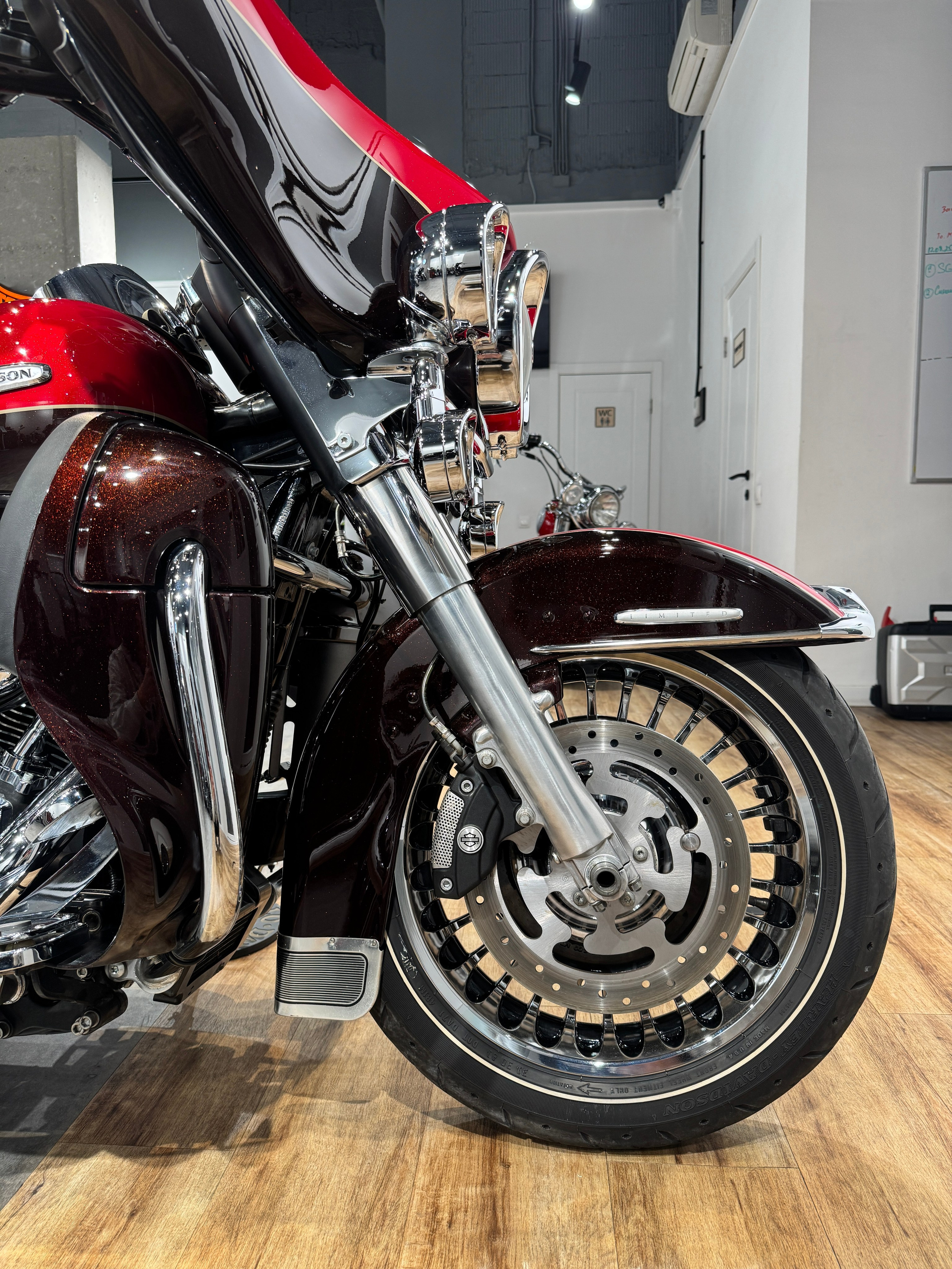 Мотоциклы Harley-Davidson 110 CVO Fire Fighters' Edition (Touring)  — купить мотоцикл. Hello Davidson, Москва. Только хорошие мотоциклы…