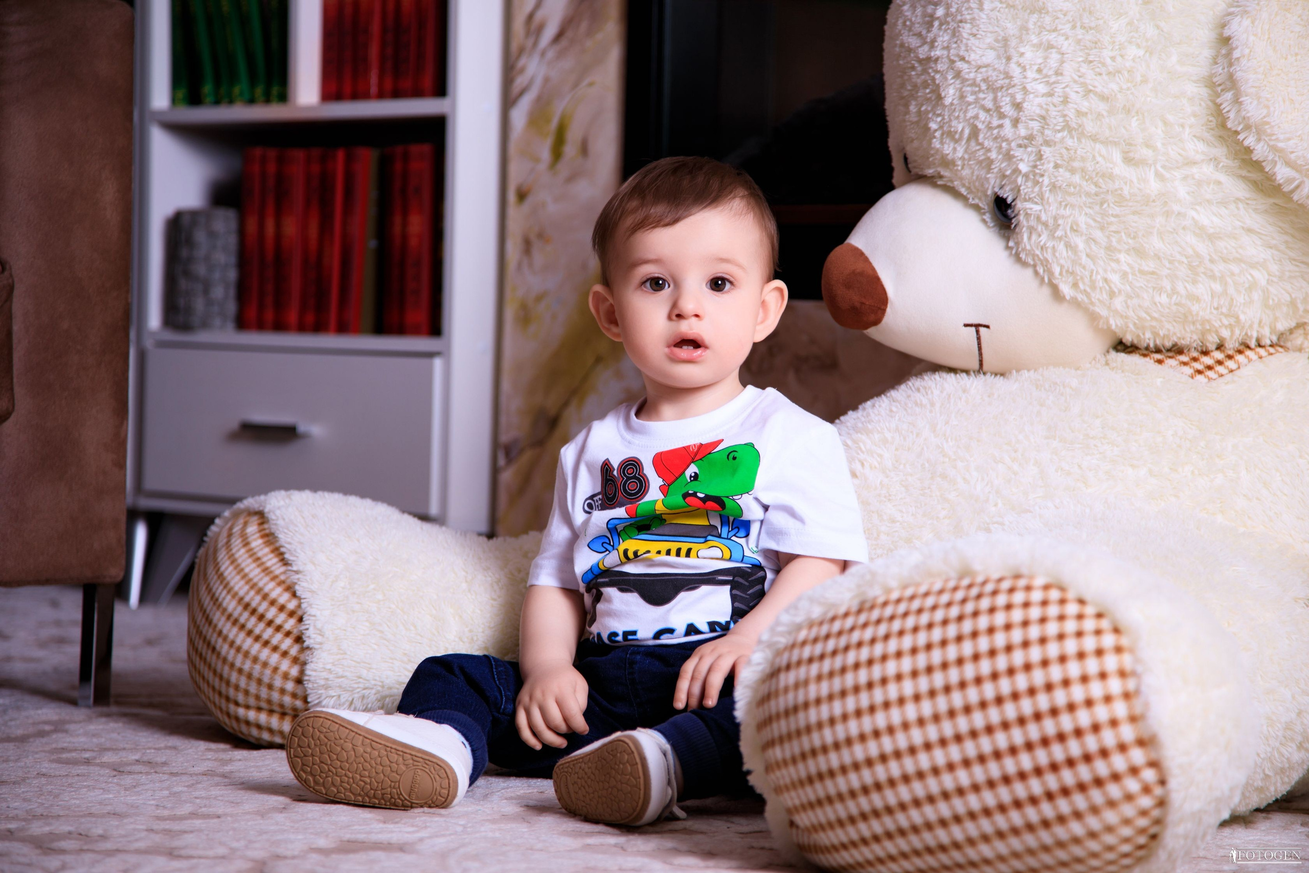 Семейная фотосессия: мама, папа и малыш | Портфолио Fotogen. Интерьерная фотостудия FOTOGEN г. Краснодар