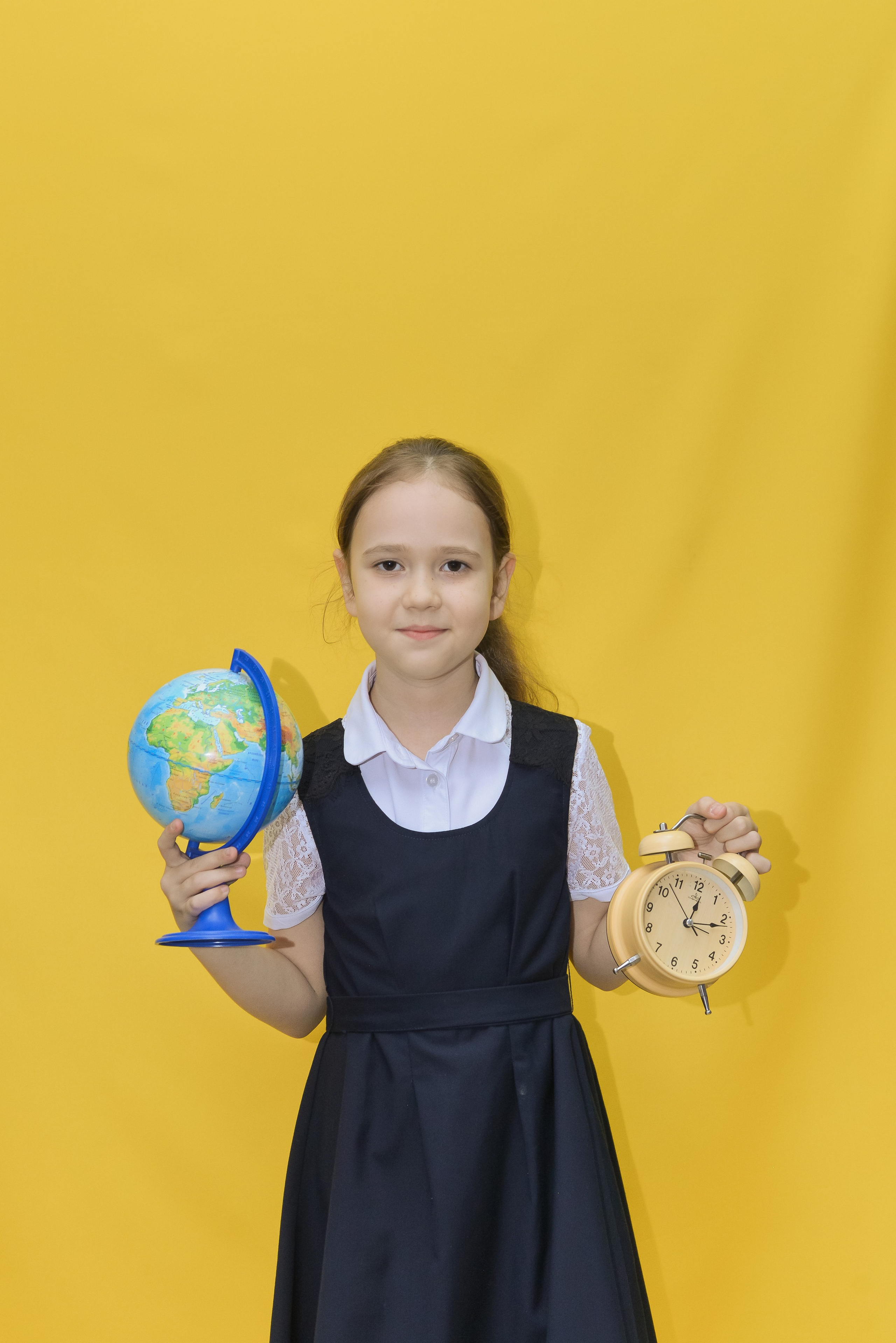 2 класс. На жёлтом фоне. «Веселые карандаши». Детский и школьный фотограф в Костанае Рабига Сейткенова