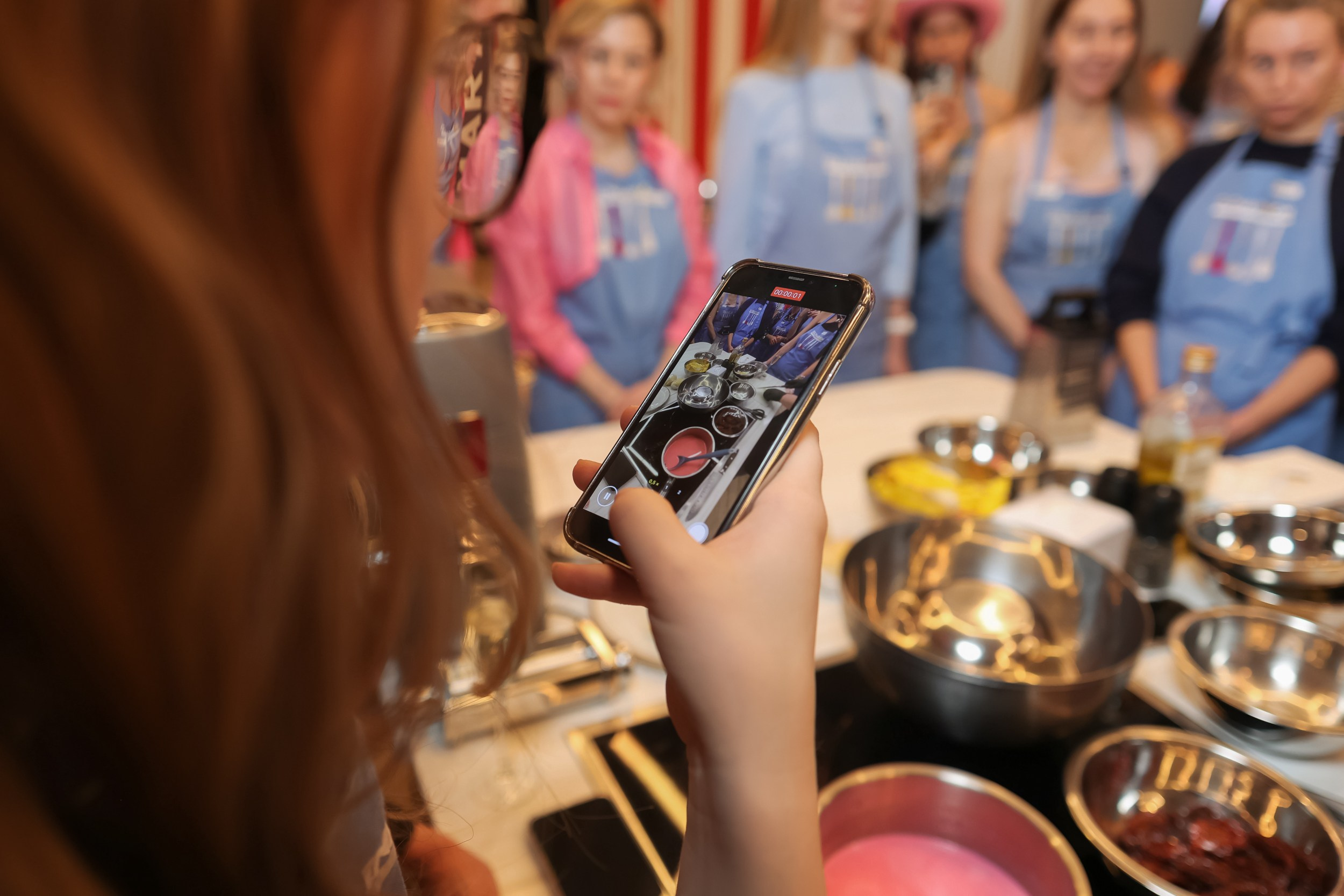 Вечеринка 8 марта в EventyOn. Репортажный фотограф видеограф в Москве Ольга Плаксина