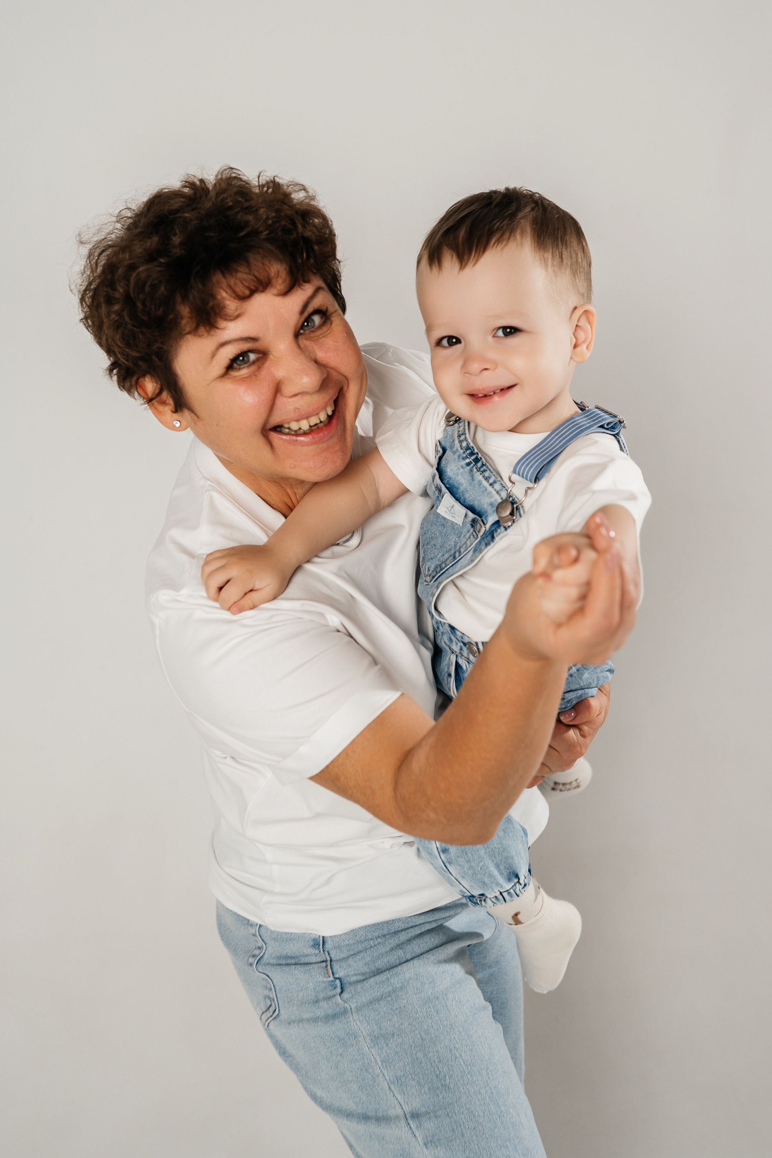 Семейная фотосессия в студии. Фотограф в Каменске-Шахтинском Ольга Сагал