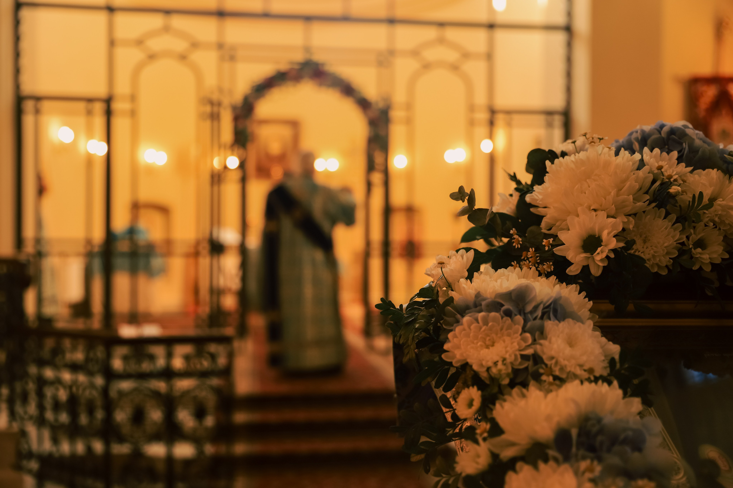 Служба в церкви