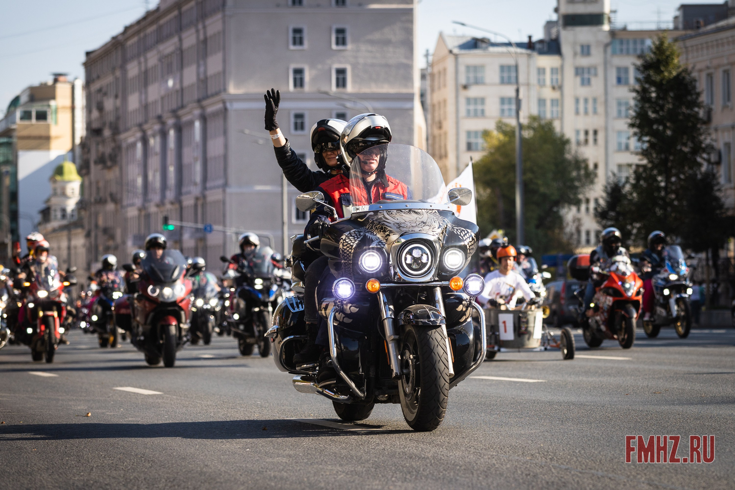 Закрытие Мотосезона 2023 на проспекте Академика Сахарова. Фотограф Владимир Охрименко