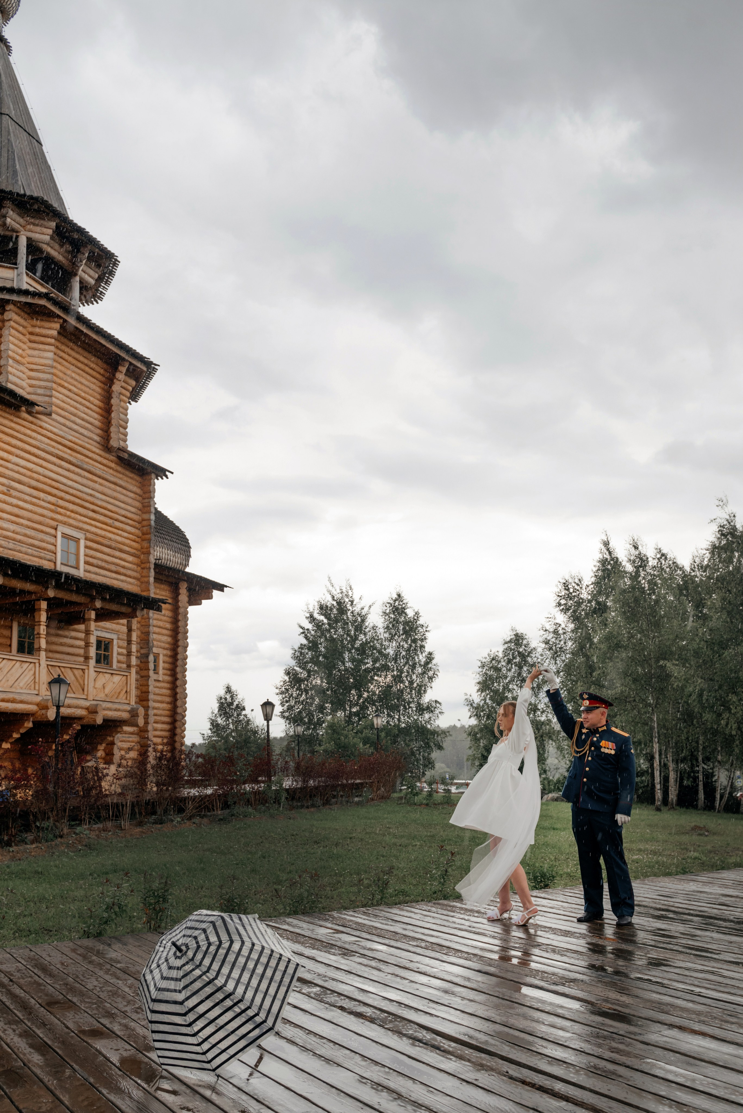 Жених в военной форме. Романтично. Свадебный фотограф в Сергиевом Посаде недорого Ольга Гузанова