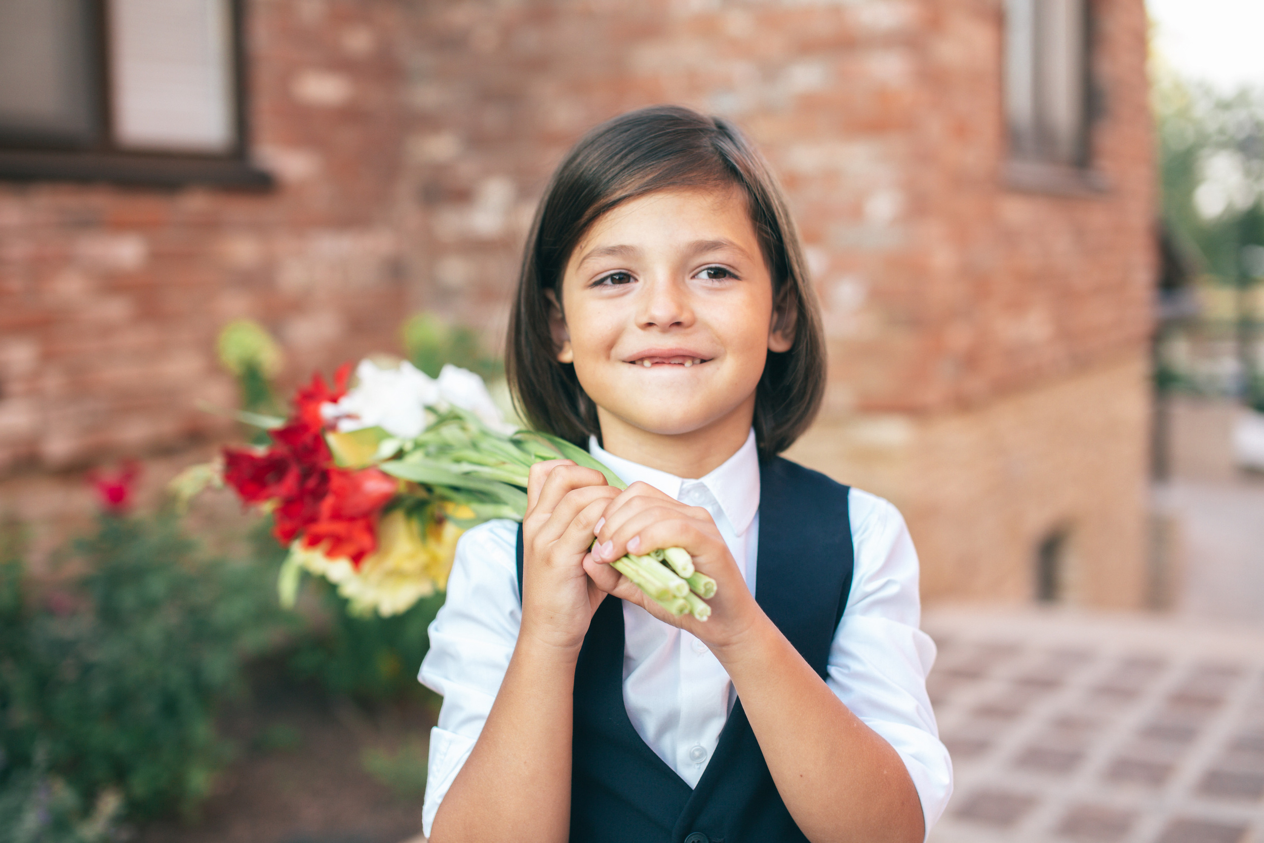 Катя идёт в школу. Фотограф в Оренбурге. Профессиональный фотограф