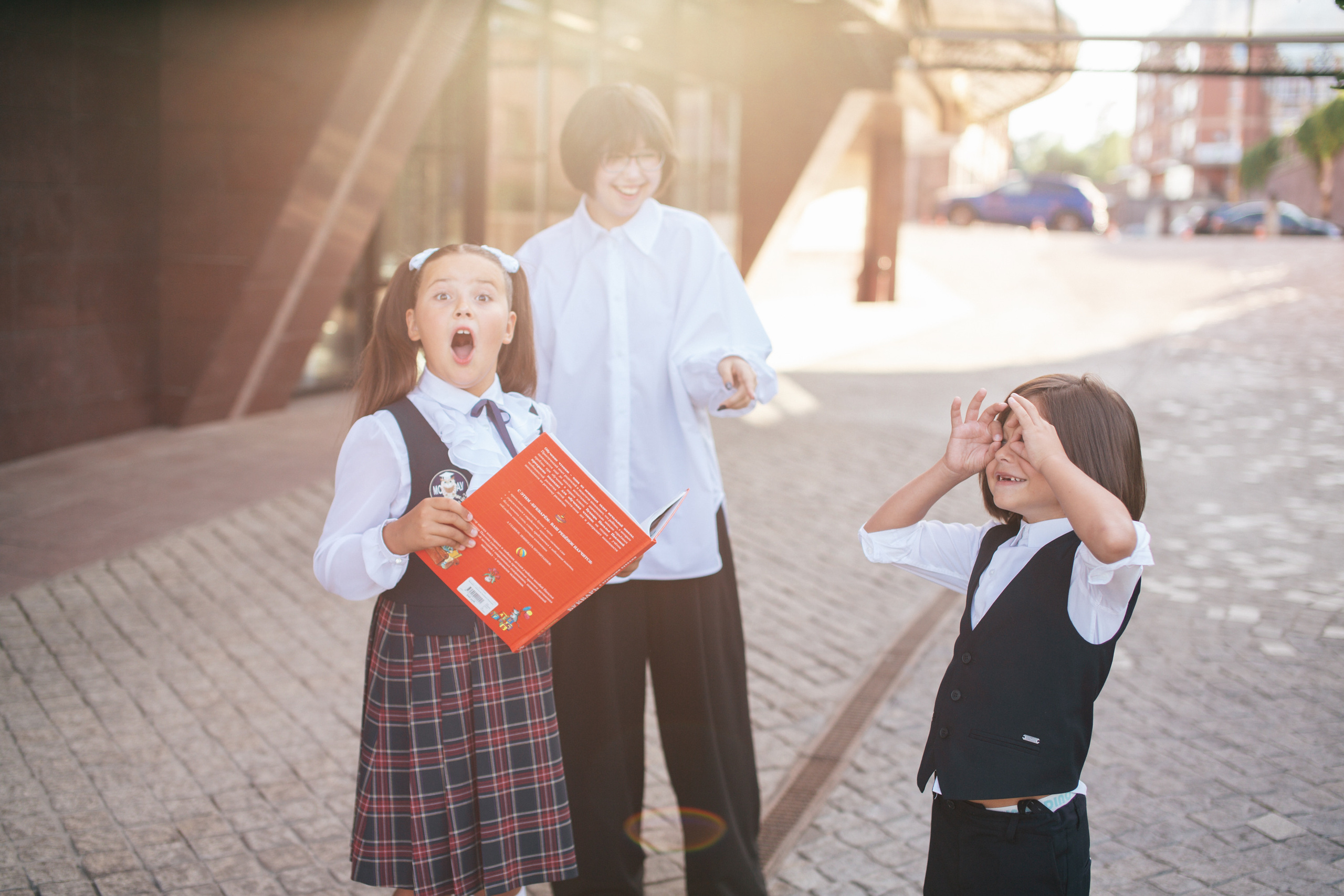 Катя идёт в школу. Фотограф в Оренбурге. Профессиональный фотограф