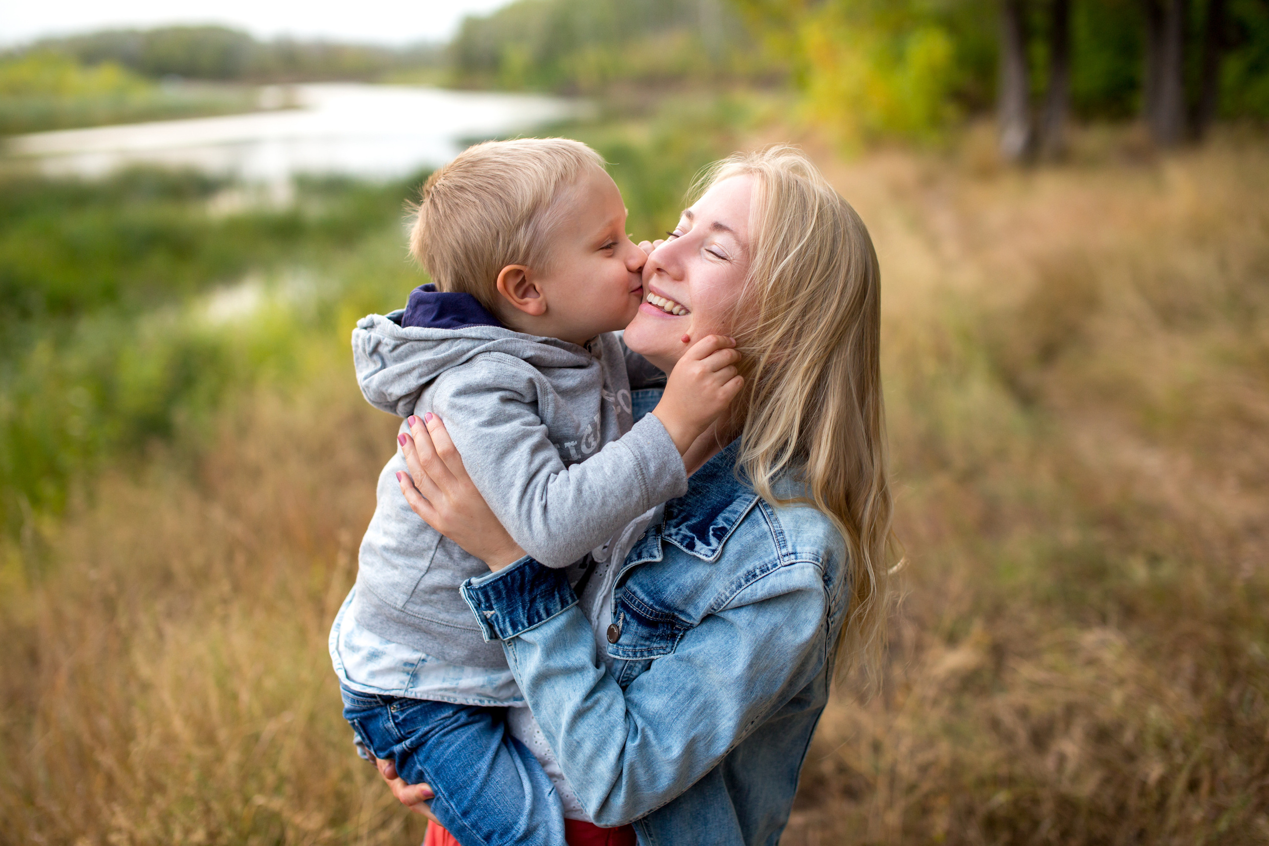 Семейная прогулка в Дубках. Фотограф в Оренбурге. Профессиональный фотограф