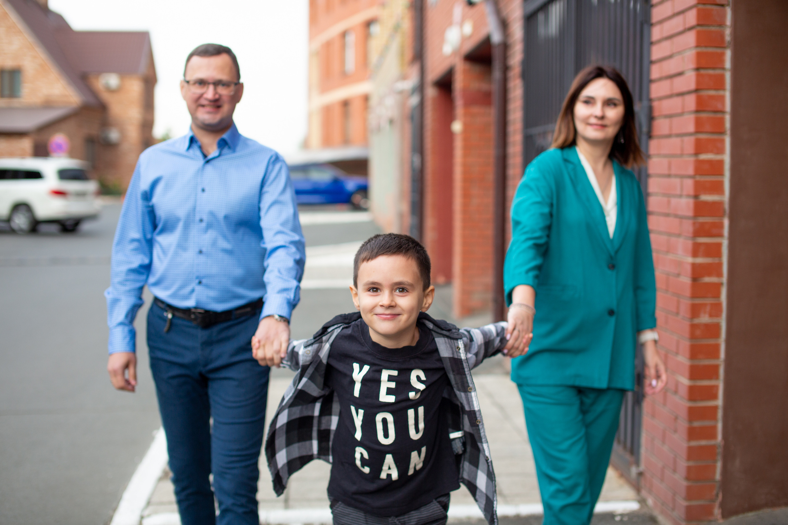 Федя идёт в школу. Фотограф в Оренбурге. Профессиональный фотограф