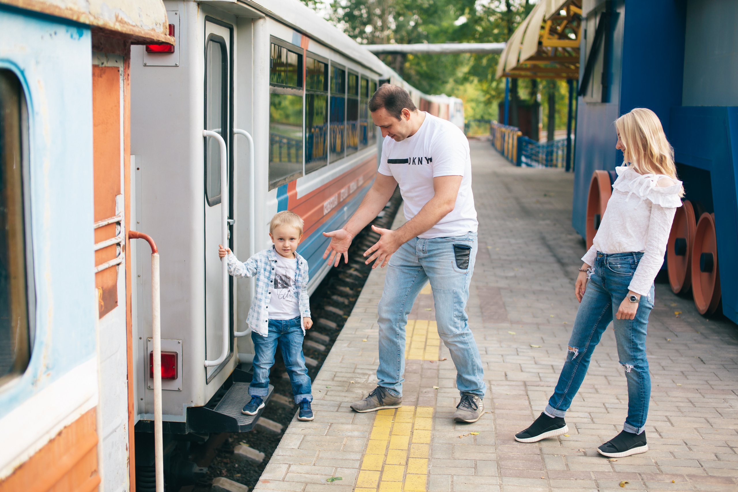 Семейная прогулка в Дубках. Фотограф в Оренбурге. Профессиональный фотограф
