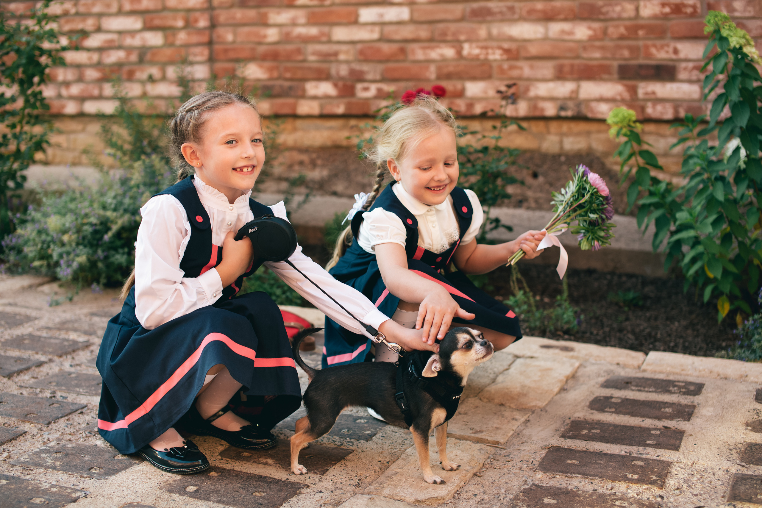 Ева и Лиза идут в 1й класс!. Фотограф в Оренбурге. Профессиональный фотограф