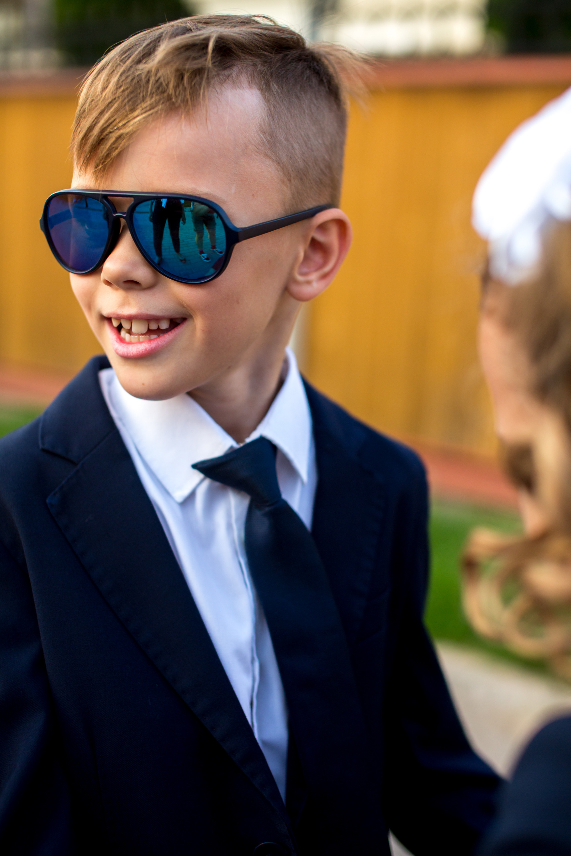 Тимофей и Полина идут в школу. Фотограф в Оренбурге. Профессиональный фотограф