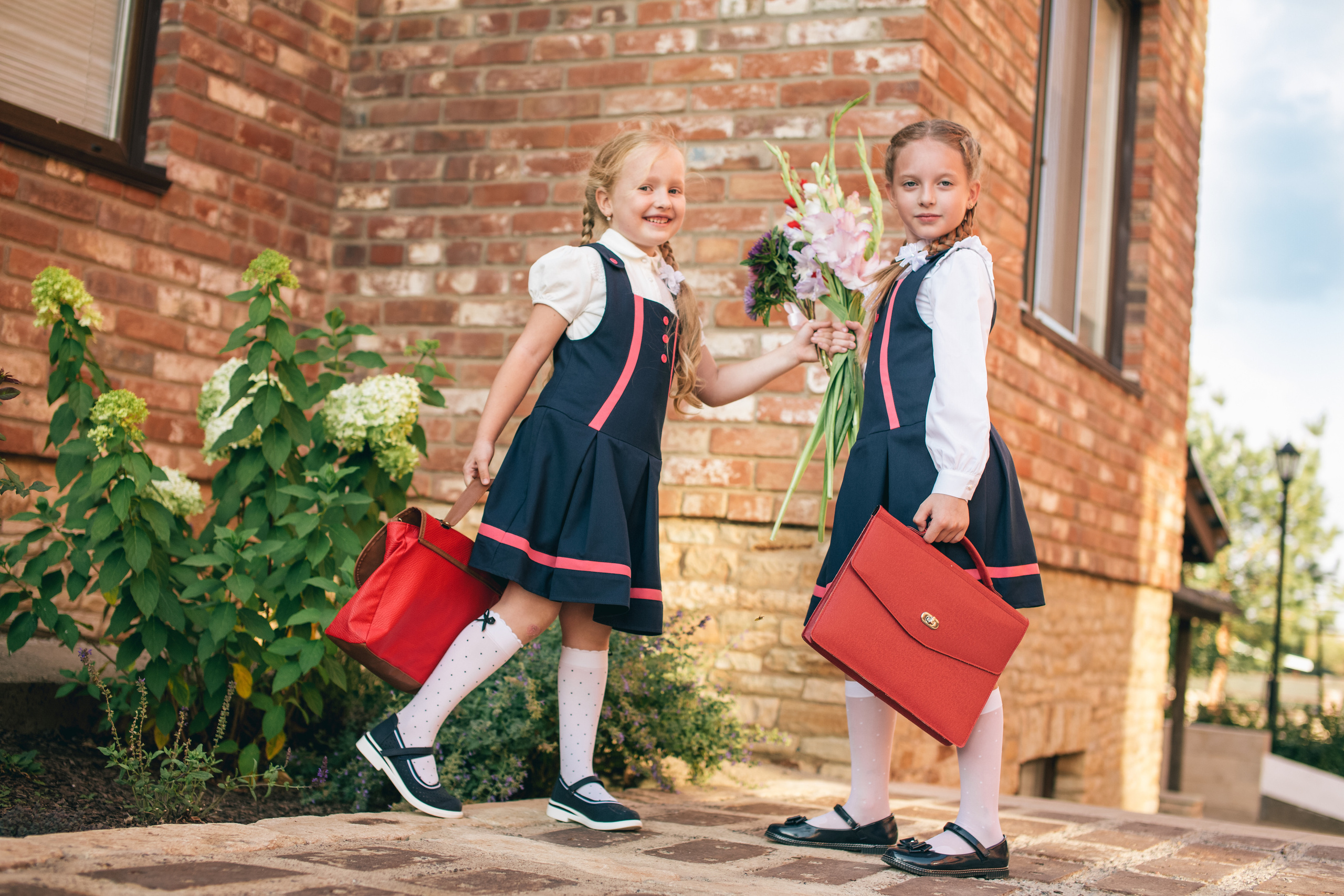 Ева и Лиза идут в 1й класс!. Фотограф в Оренбурге. Профессиональный фотограф