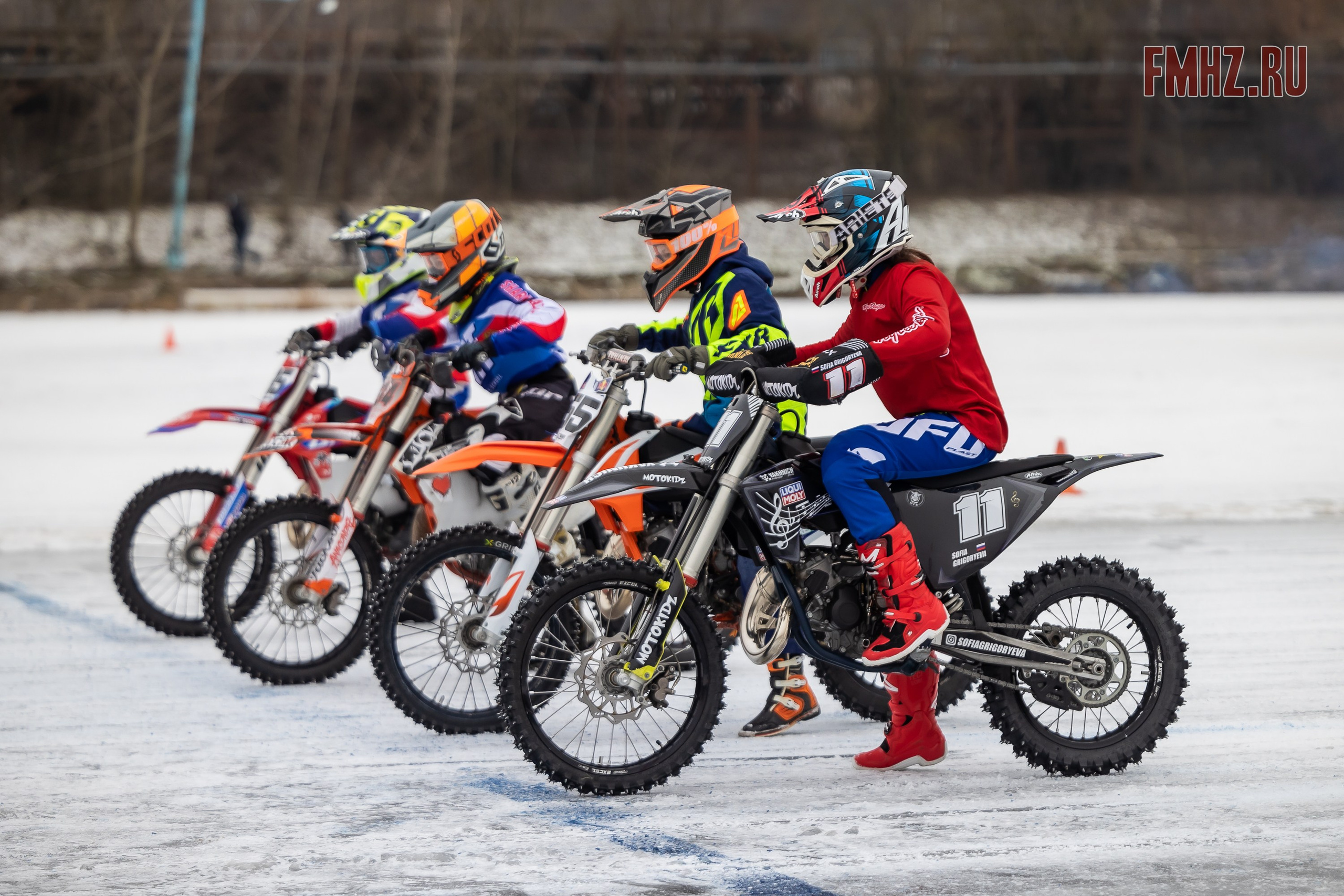Первый этап Кубка МФР по мотокроссу на льду Большого Крылатского пруда в Москве. 8 февраля 2025 г. Фотограф Владимир Охрименко