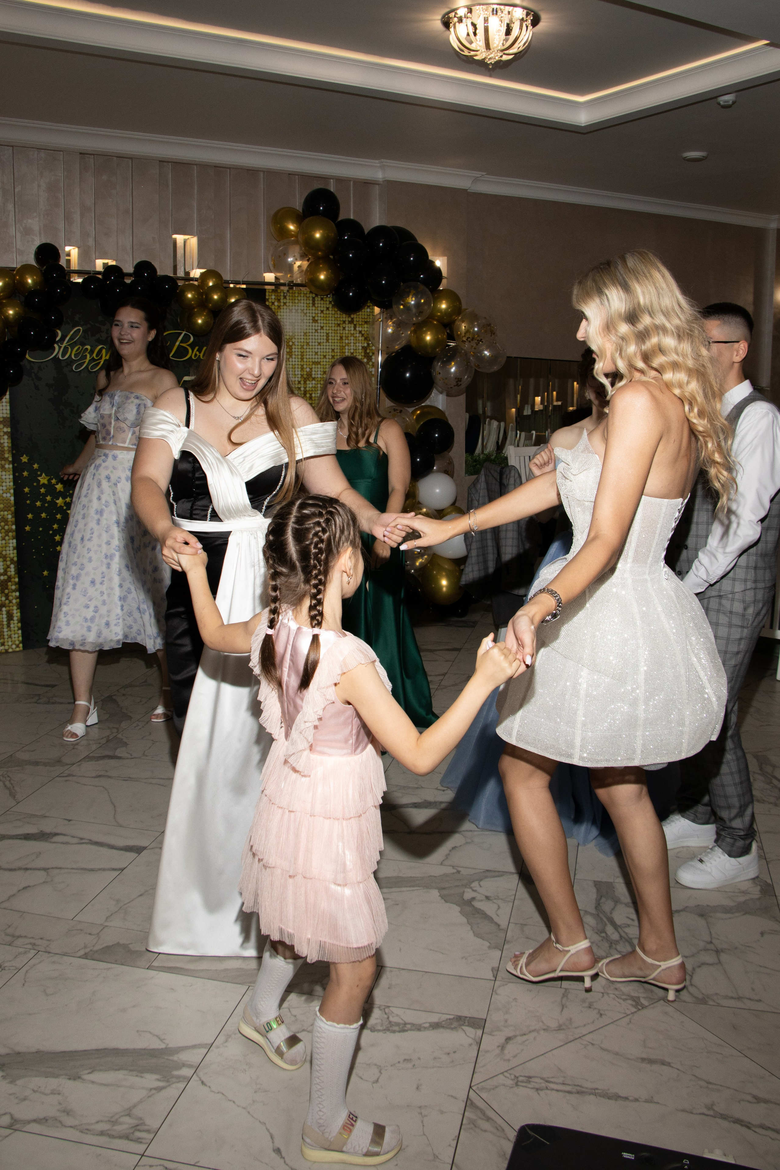 Выпускной 11 класс. Фотограф Лысенко Полина