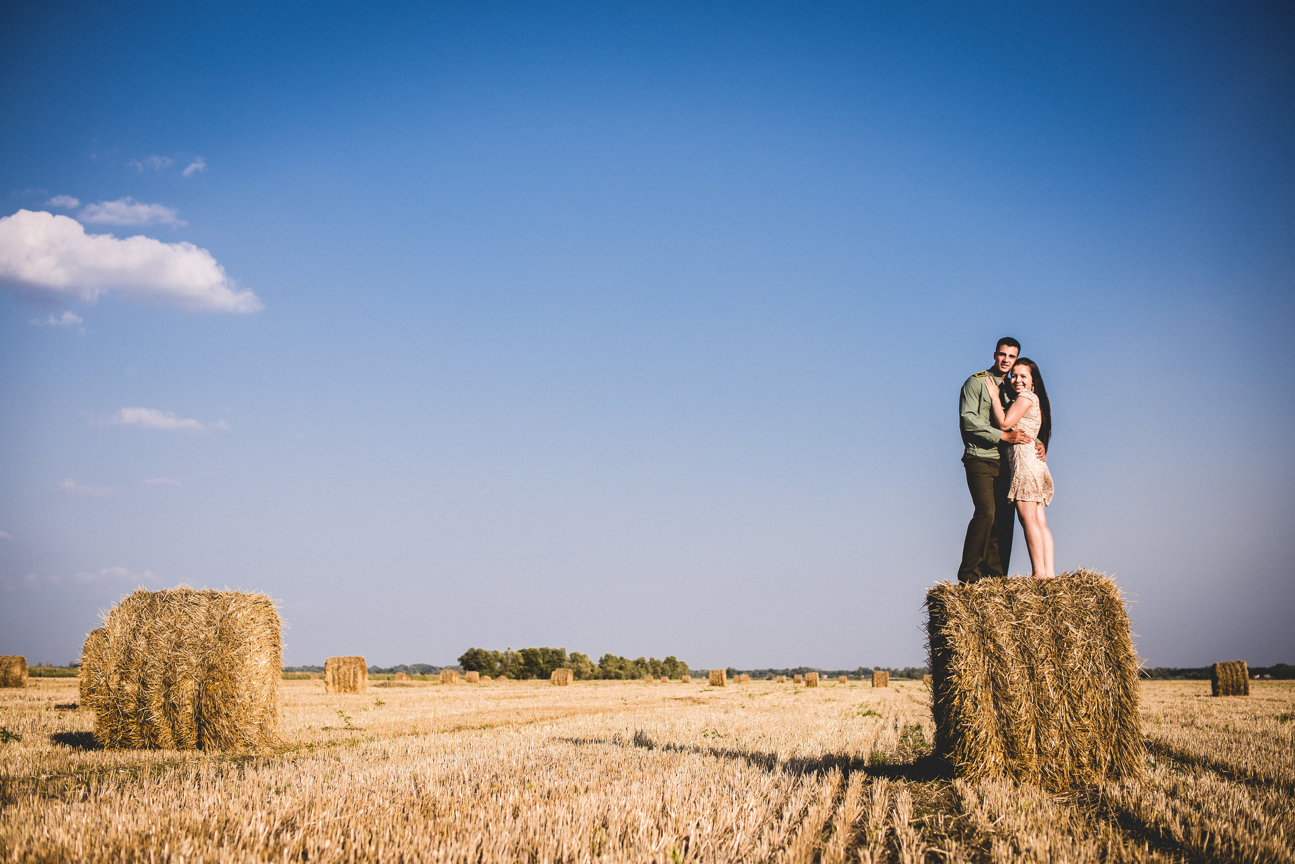 Лав на снопах. Визуальный художник «Границы внутри»