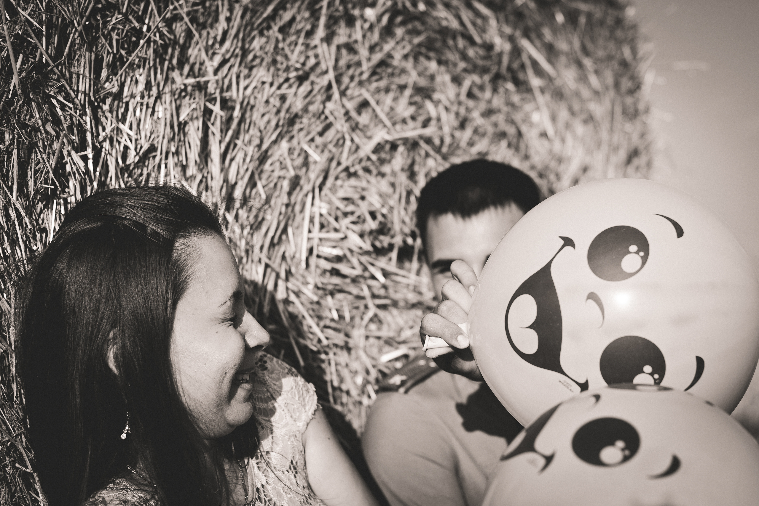 Лав на снопах. Визуальный художник «Границы внутри»