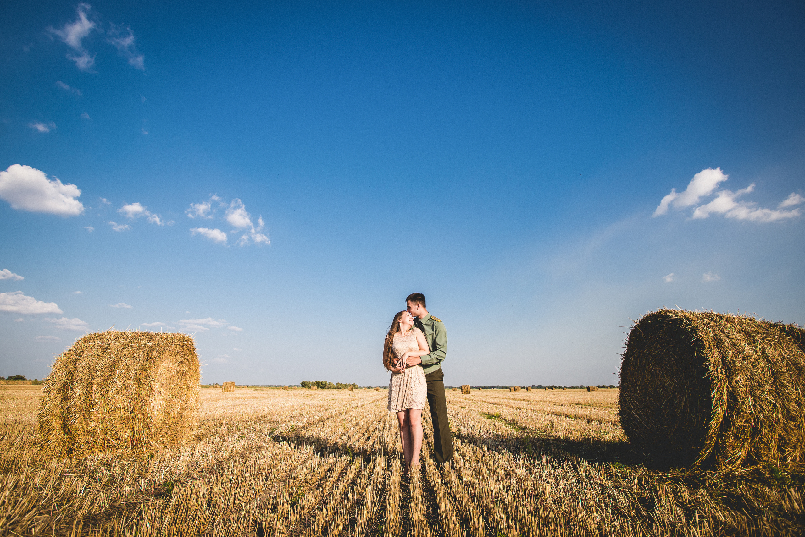 Лав на снопах. Визуальный художник «Границы внутри»