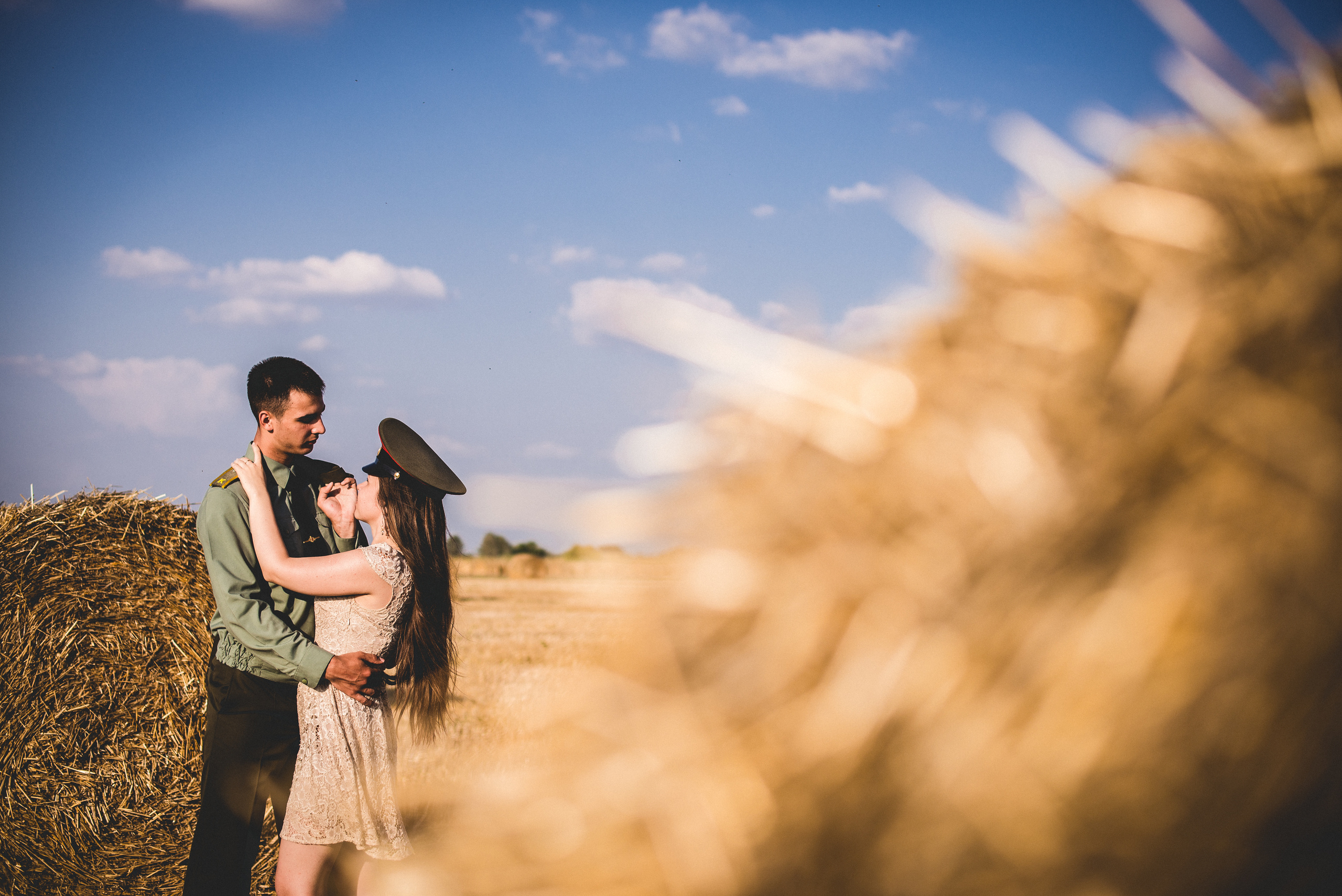 Лав на снопах. Визуальный художник «Границы внутри»