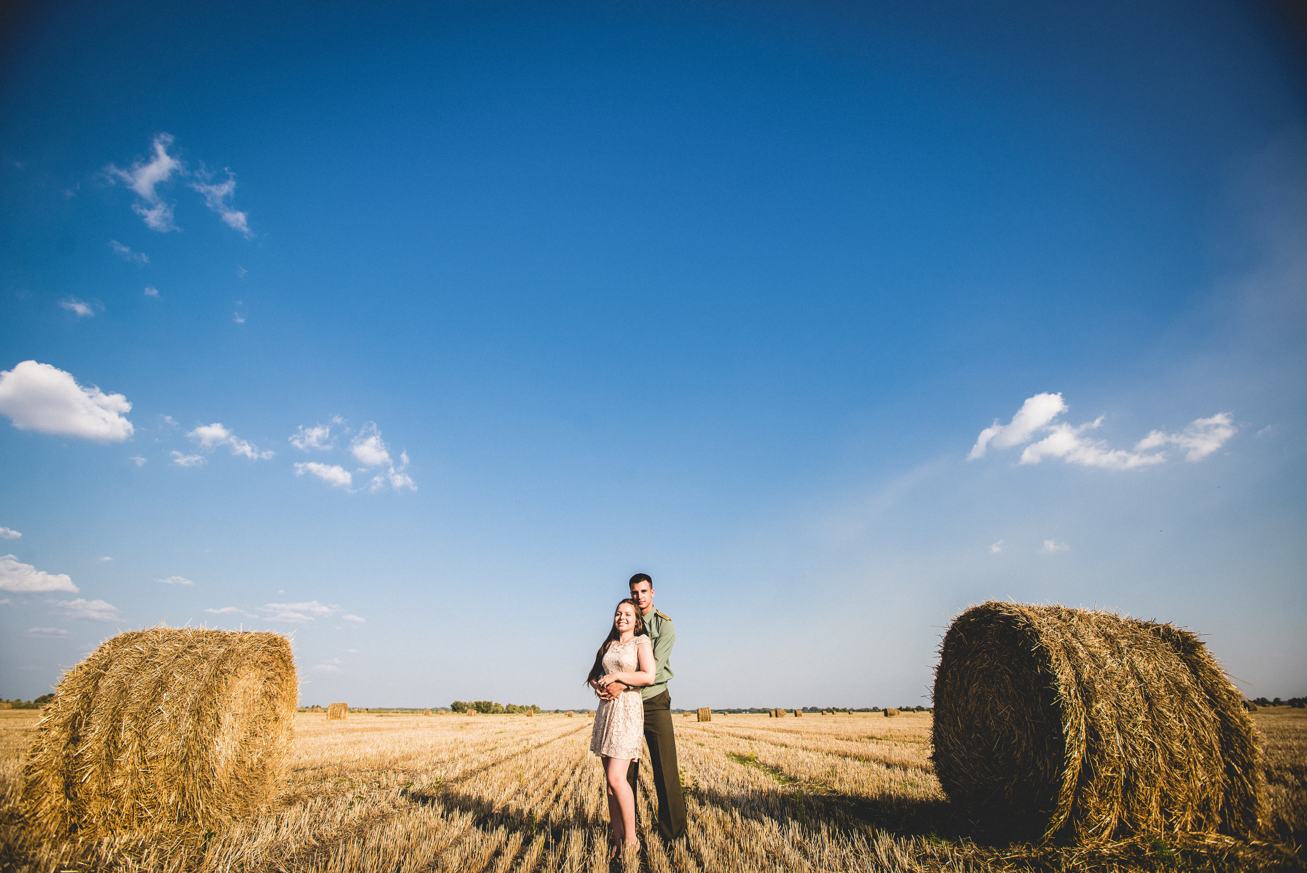 Лав на снопах. Визуальный художник «Границы внутри»