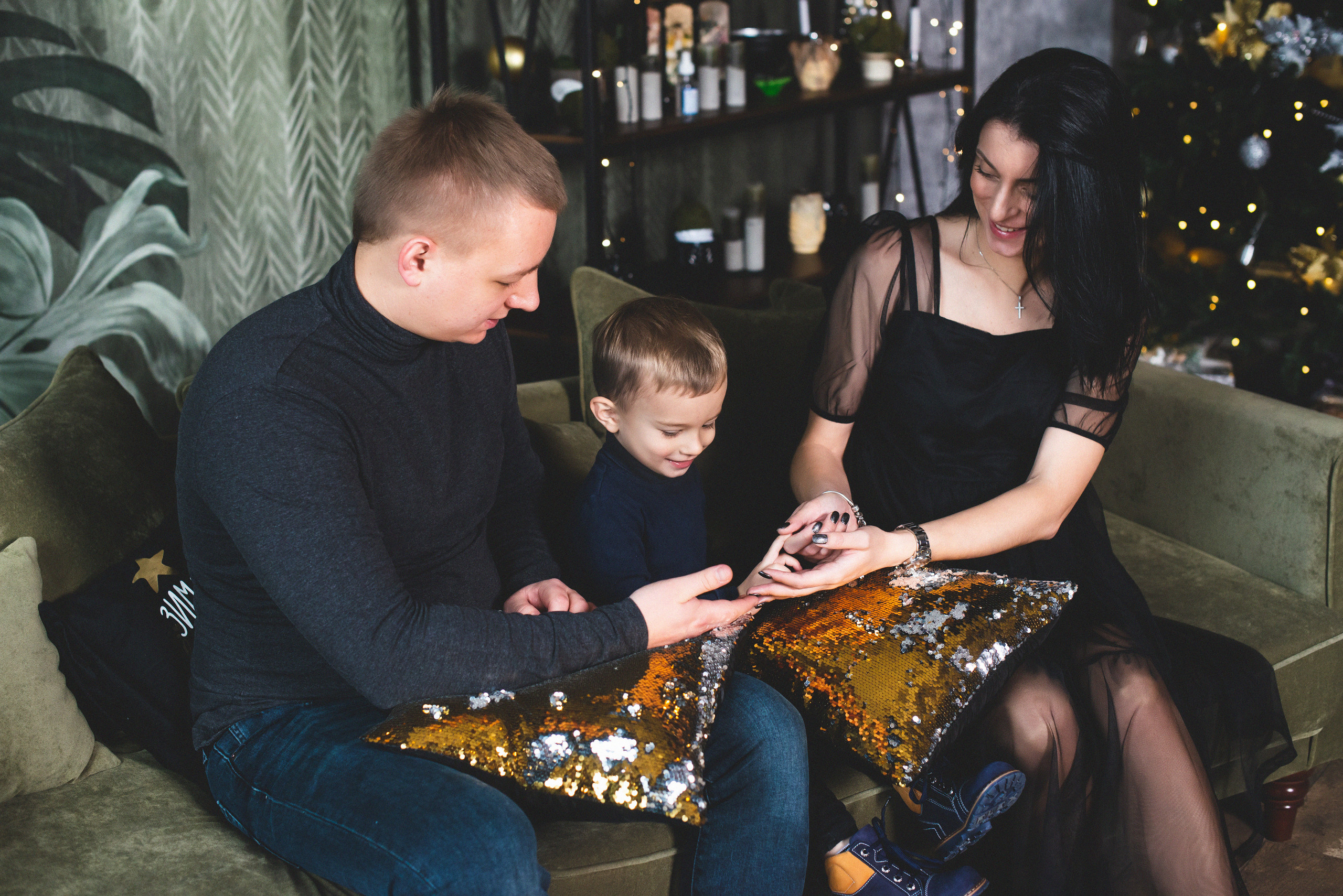 Пузатый Новый Год. Визуальный художник «Границы внутри»