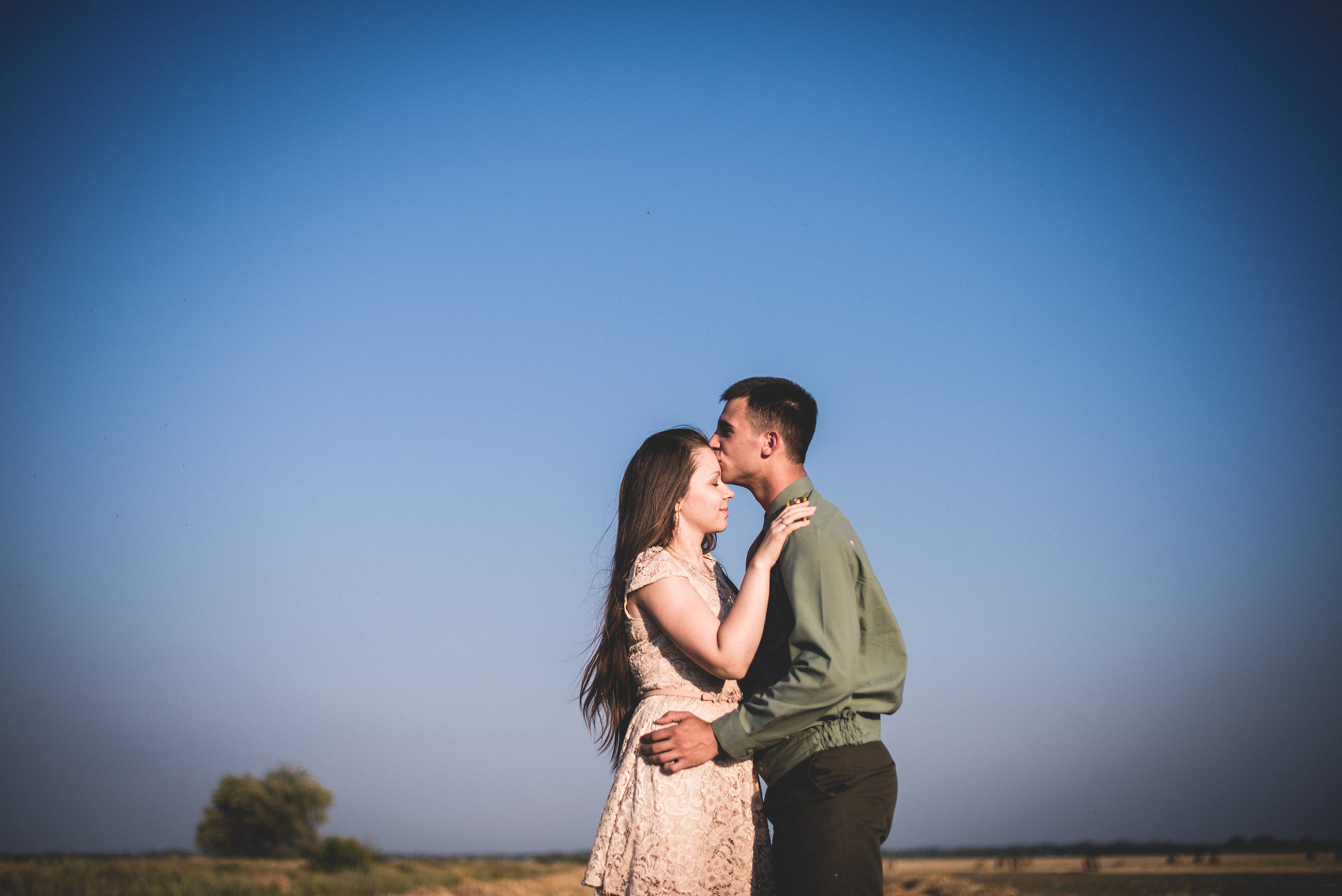 Лав на снопах. Визуальный художник «Границы внутри»