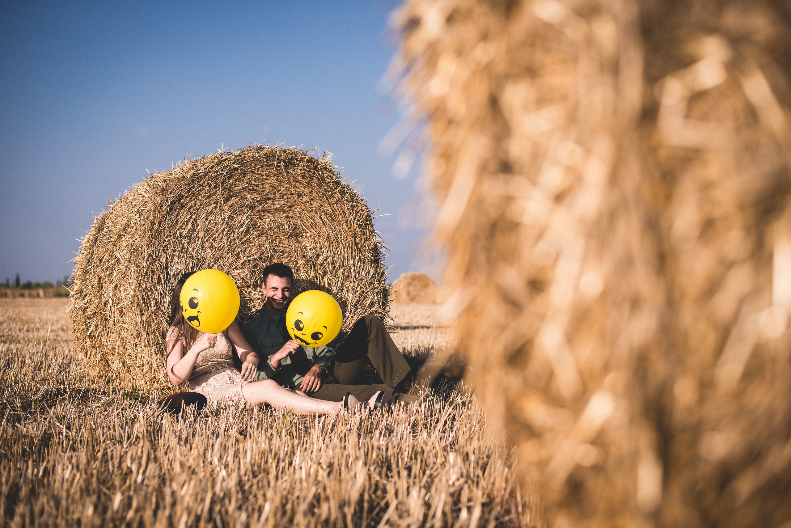 Лав на снопах. Визуальный художник «Границы внутри»