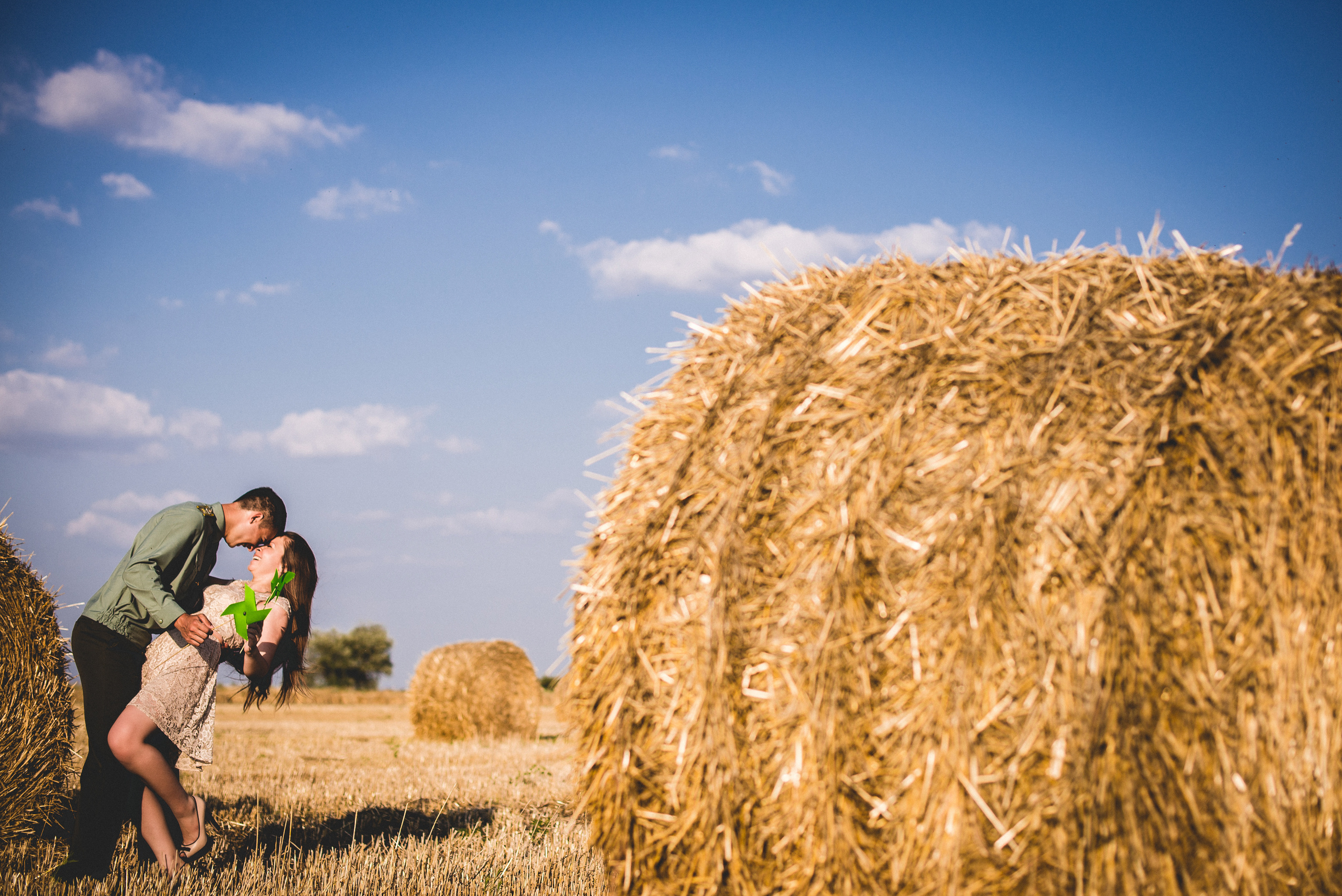 Лав на снопах. Визуальный художник «Границы внутри»
