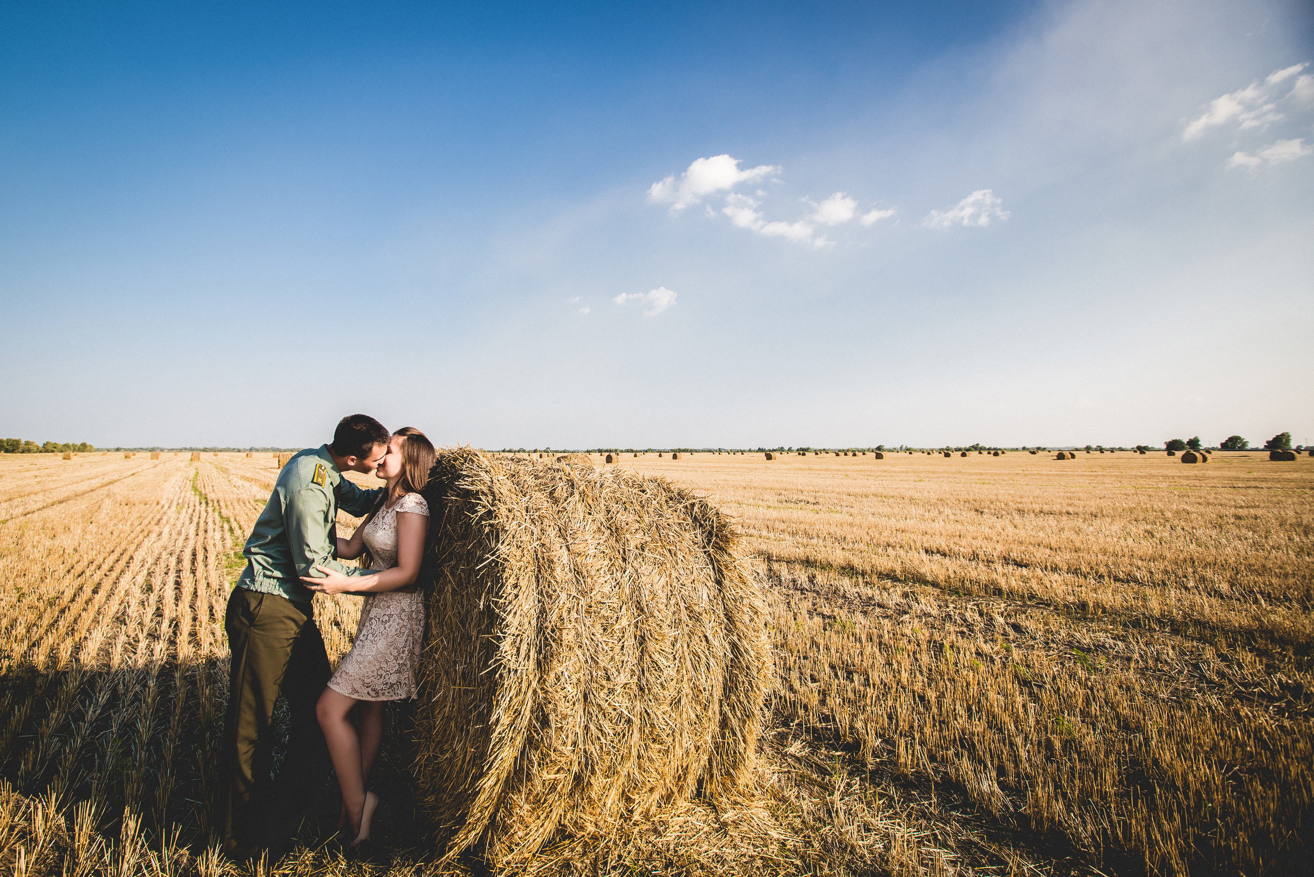 Лав на снопах. Визуальный художник «Границы внутри»