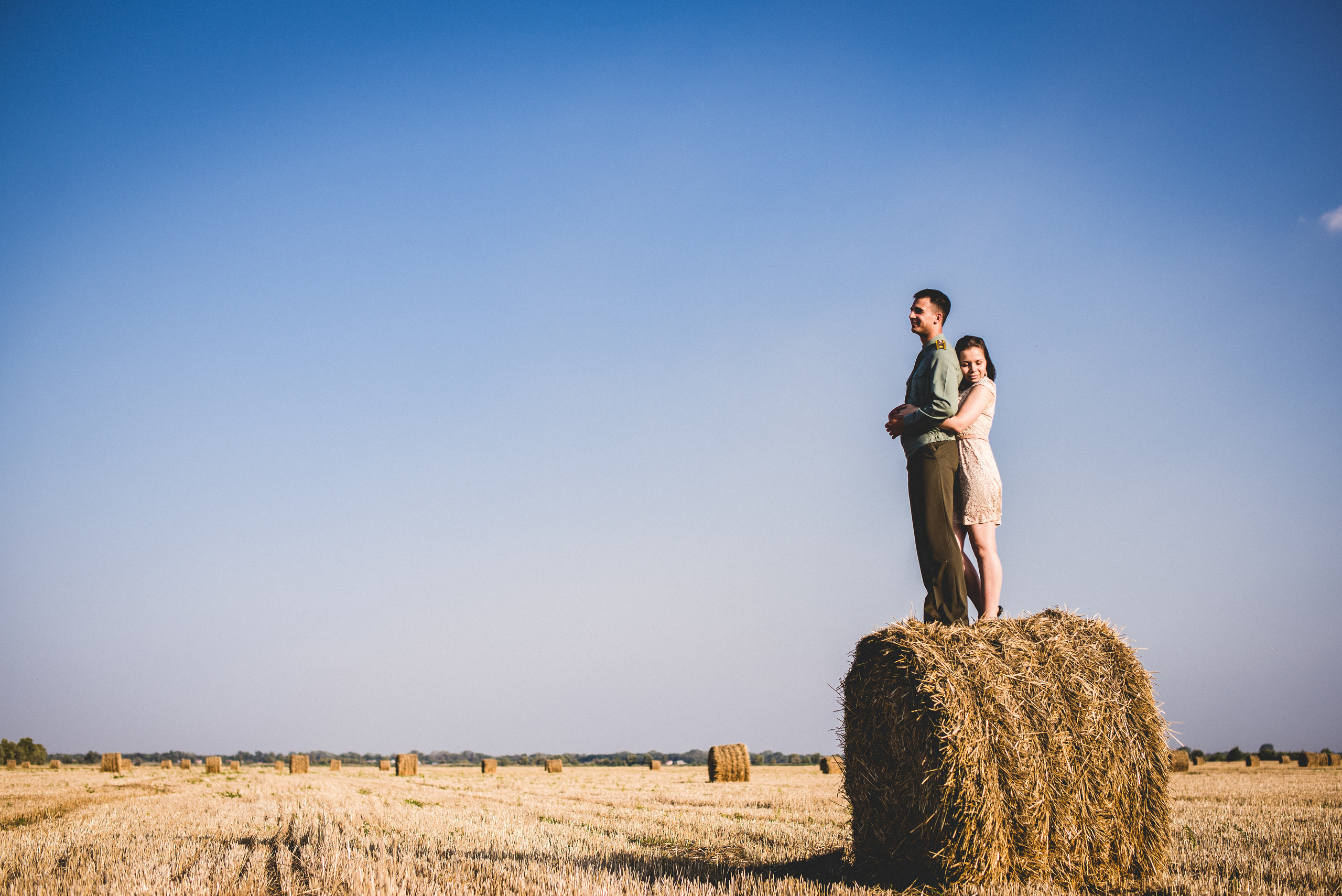 Лав на снопах. Визуальный художник «Границы внутри»