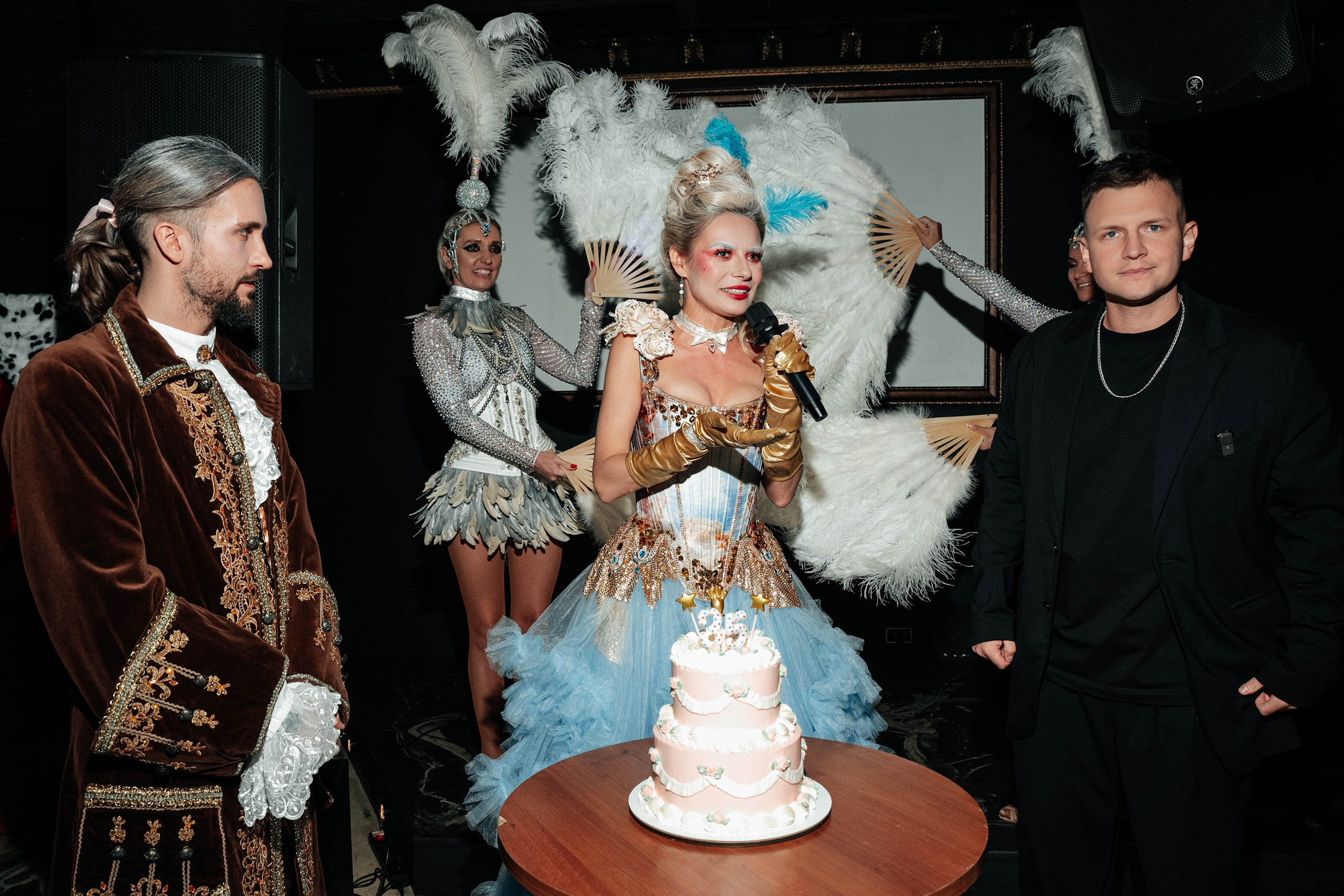 День рождения в кругу свиты!. Свадебный фотограф Москва Александра Аверкова