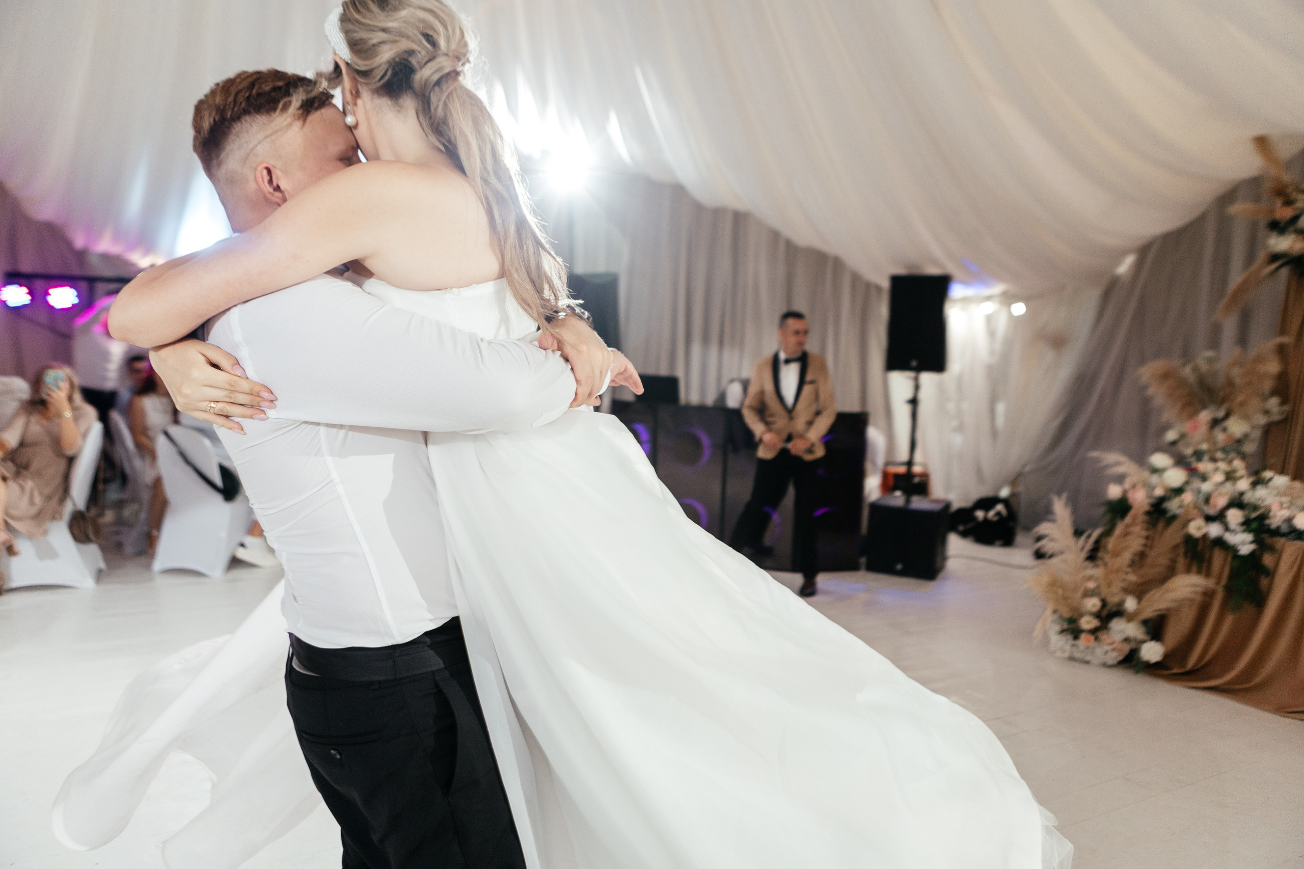 Свадебный фотограф Уфа — Руслан ГабдлисламовЖивые эмоции, красивые кадры, воспоминания на всю жизнь.Работаю по всей Республике Башкортоста. Свадебный фотограф Уфа Руслан Габдлисламов