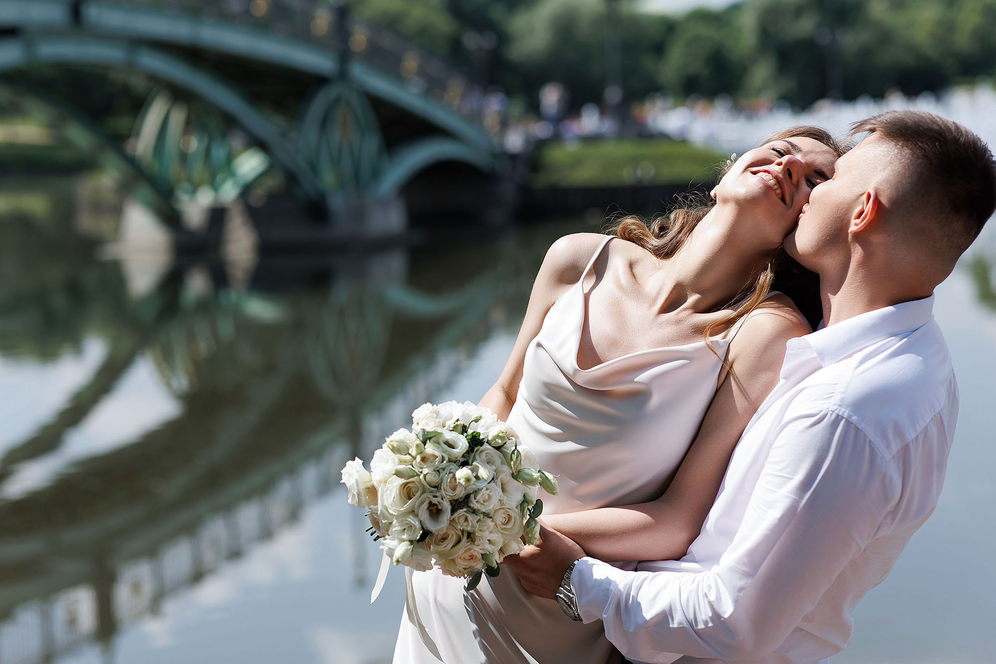 Прогулка, фотосессия жениха и невесты. Свадебная съемка. Фотограф в Москве Валерий Боцман