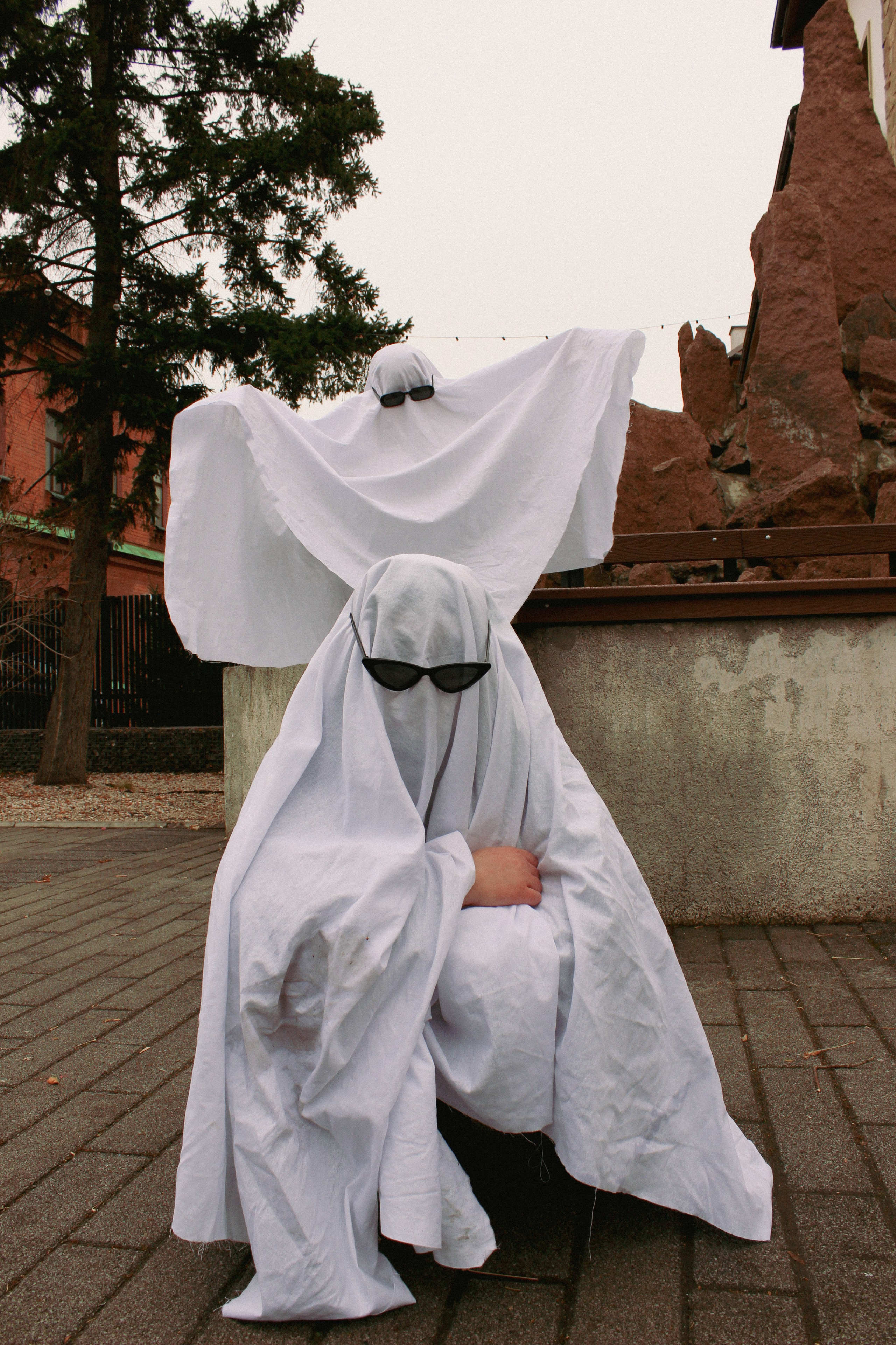 Милые привидения Алёна и Альбина. Фотограф Красноярск