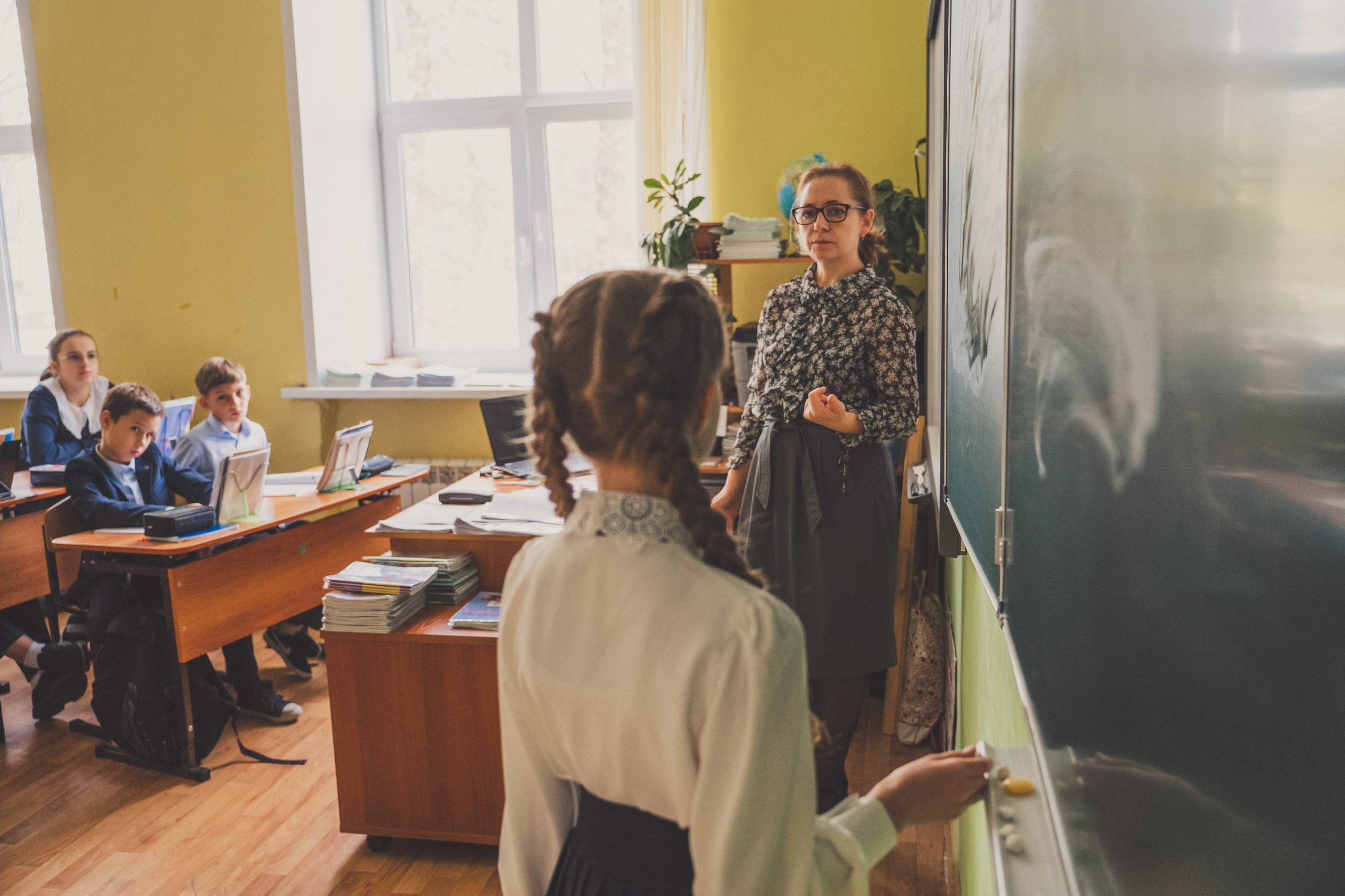 Классбук Гимназия 32 Иваново. Ирина Коновалова школьный фотограф. Выпускные альбомы Ярославль