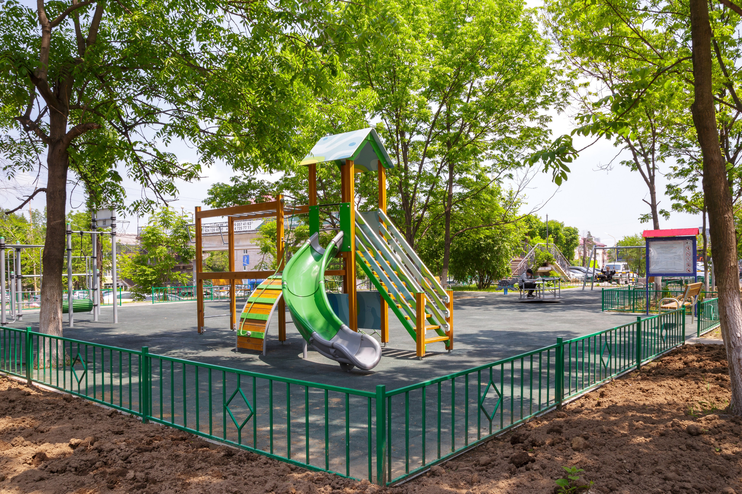 Книга г. Артём. Фотограф Антон Клейнос, Владивосток