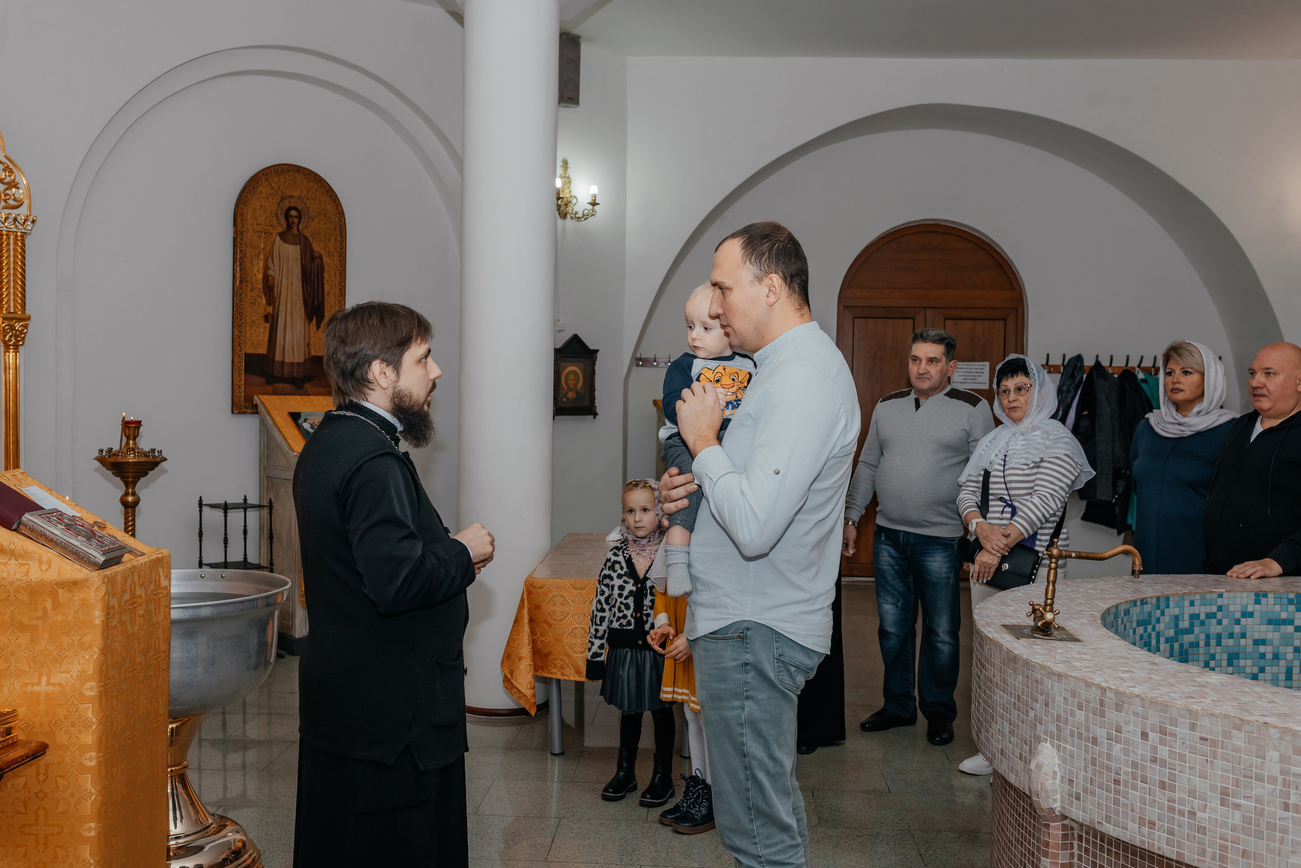 Крещение Георгий. Семейный и домашний фотограф в Москве и МО Королева Валерия