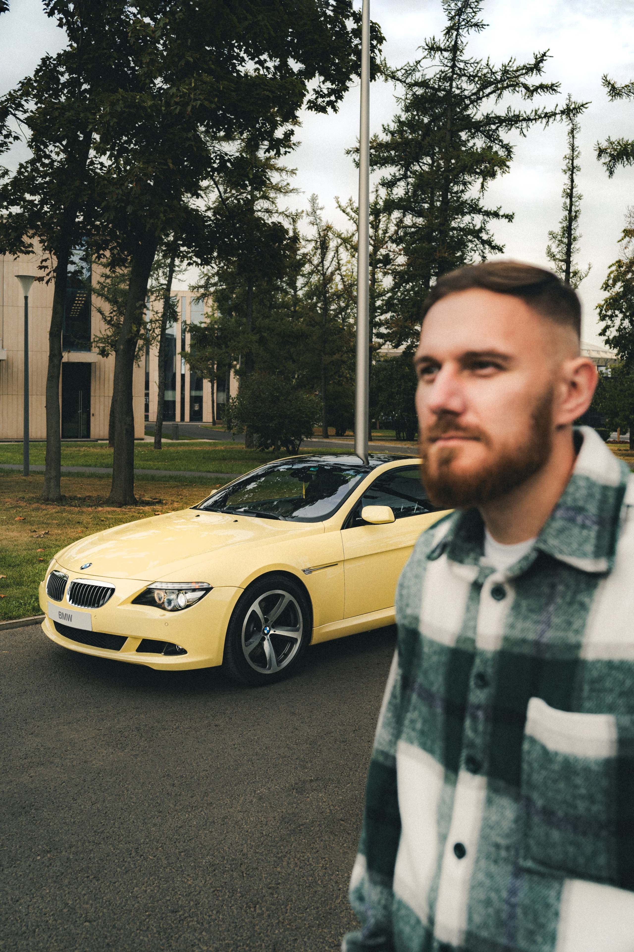 BMW 650i (Dakar Yellow). Фотограф Илья К. в Москве