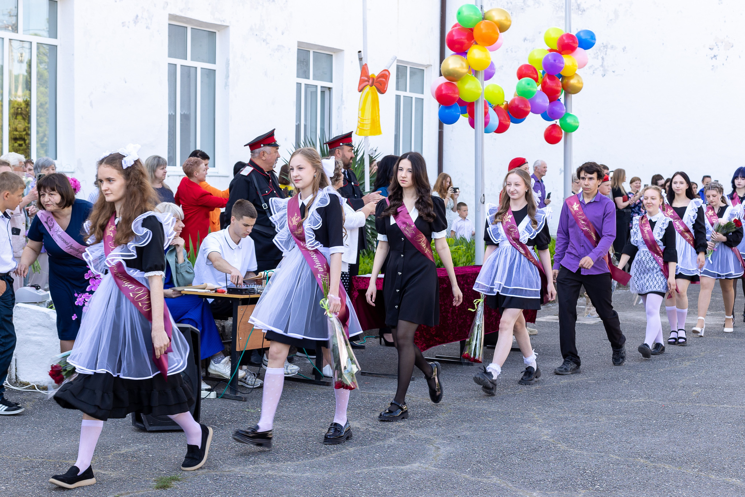 Последний звонок. Выпускные альбомы Майкоп, Краснодар Елена Золотарева