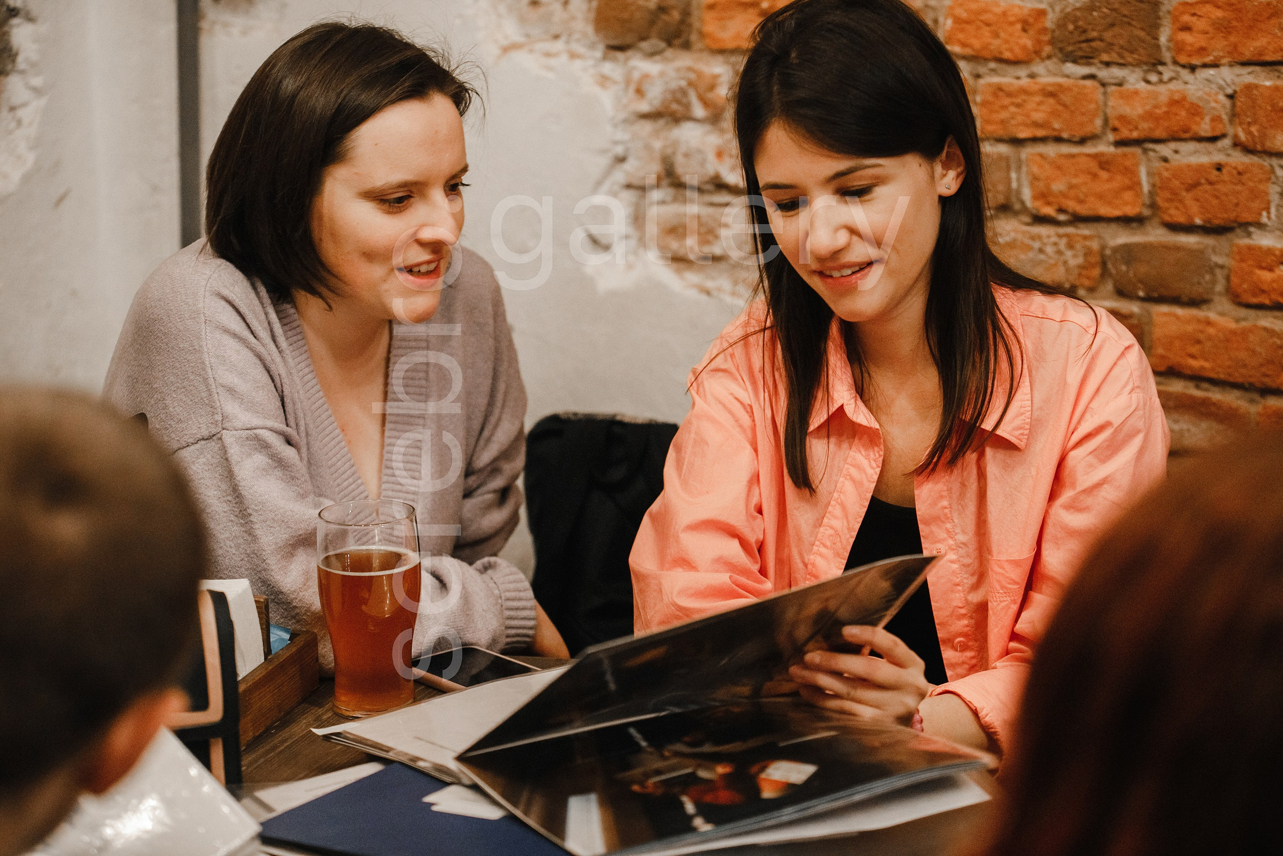 09.10.2022 // Альбомная встреча. Фотовыставки serebro.gallery, в которых автором можешь стать ты! | Москва