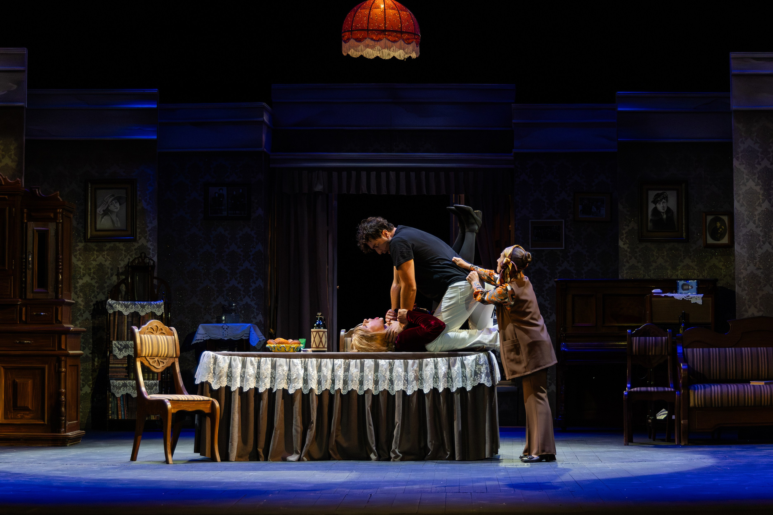 Театр Юного Зрителя «Отчаянные Тетки». Фотограф Марк Файзулин