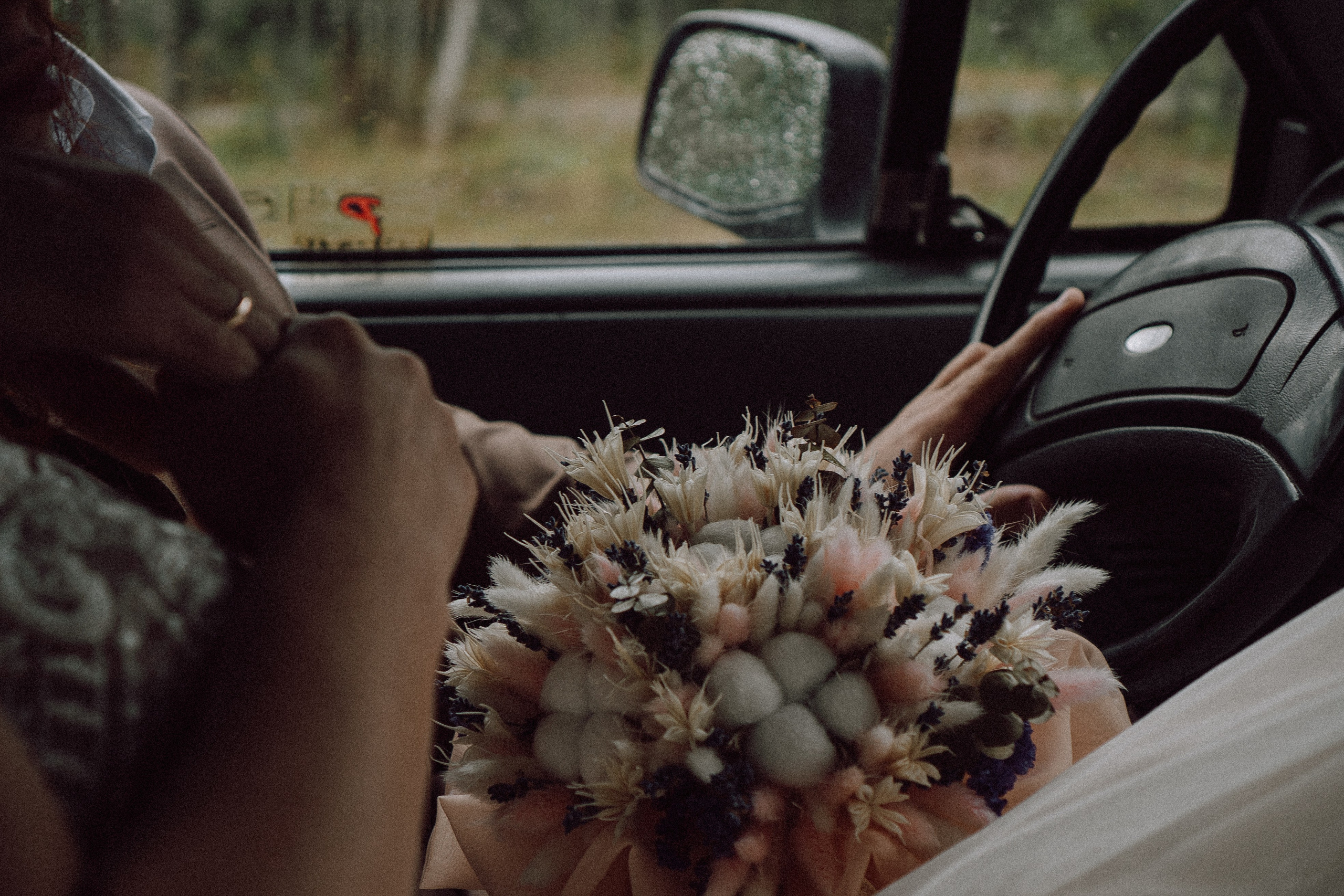 СВАДЕБНАЯ ФОТОСЕССИИЯ ПАРЫ В ГОРОДЕ ПРИОЗЕРСК В СОСНОВОМ ЛЕСУ И С ПИКАПОМ. Профессиональный фотограф, Санкт-Петербург — Виктория Богомолова